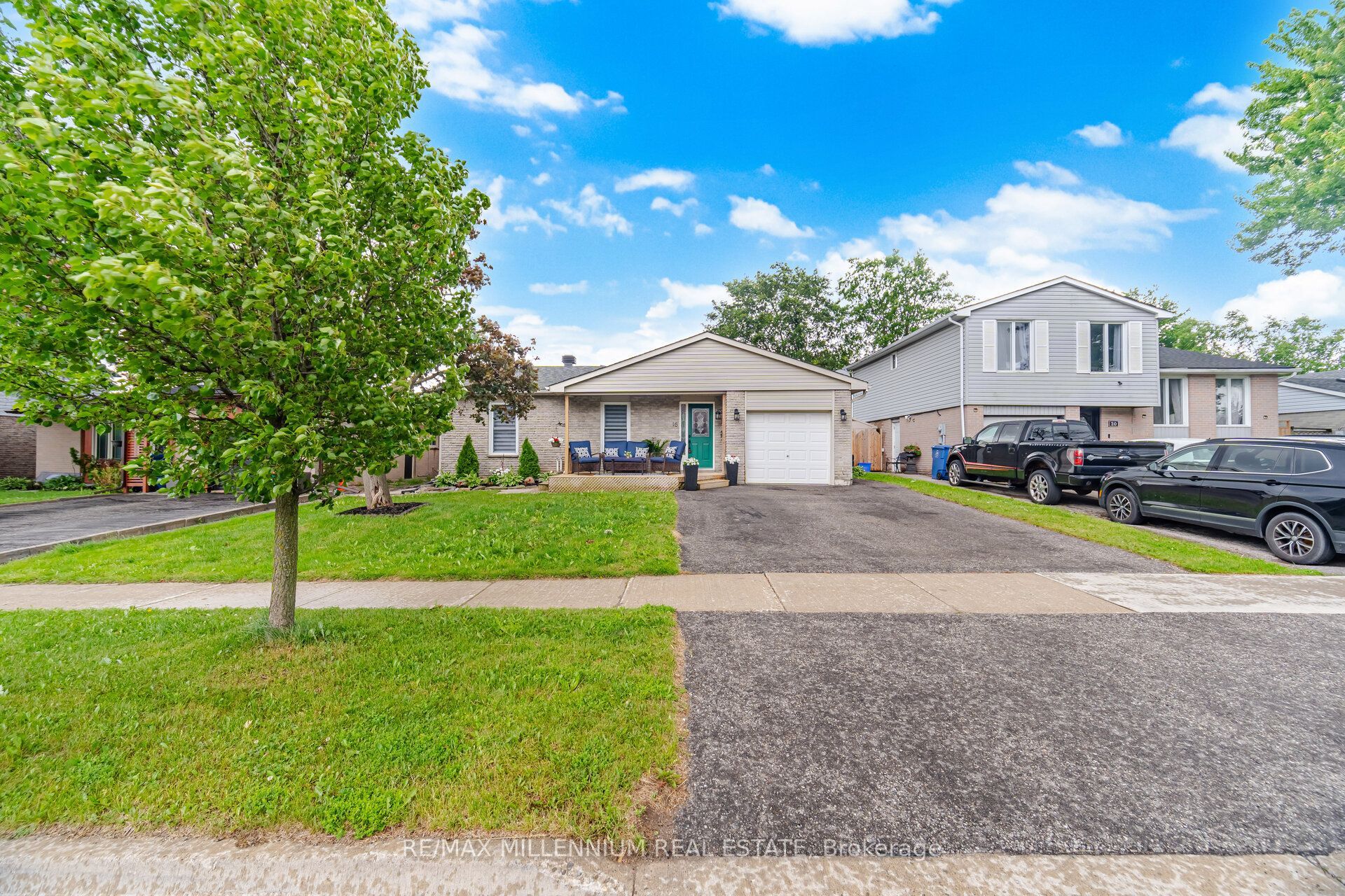 16 Brenda Boulevard, Orangeville, ON L9W 3L6 photo 2
