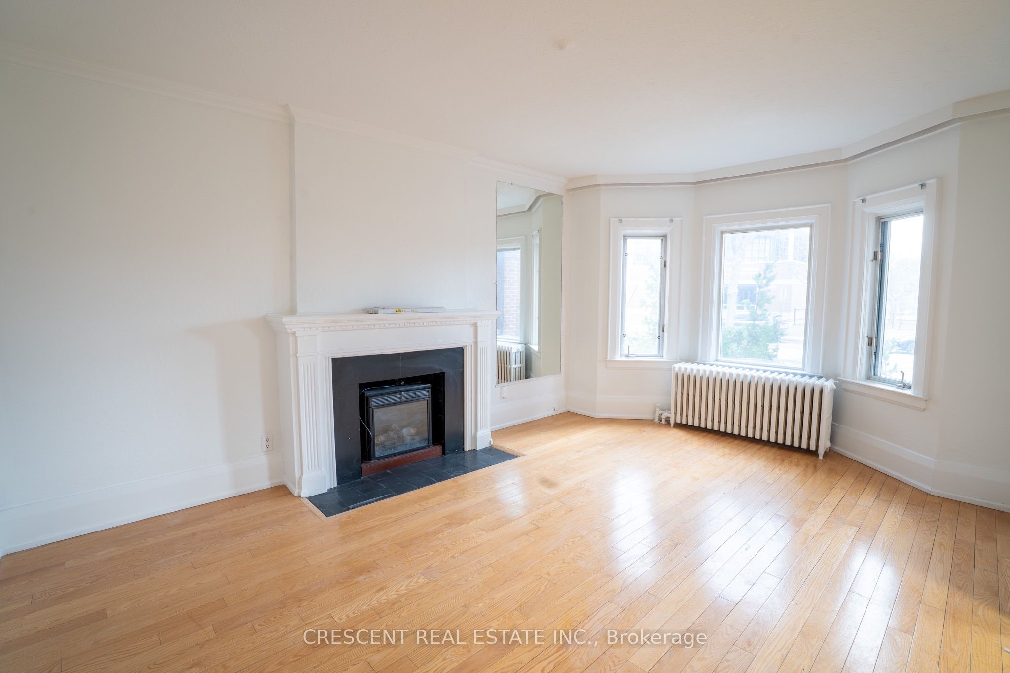 520 Prince Edward Drive N MAIN, Toronto, ON M8X 2M5 photo 3
