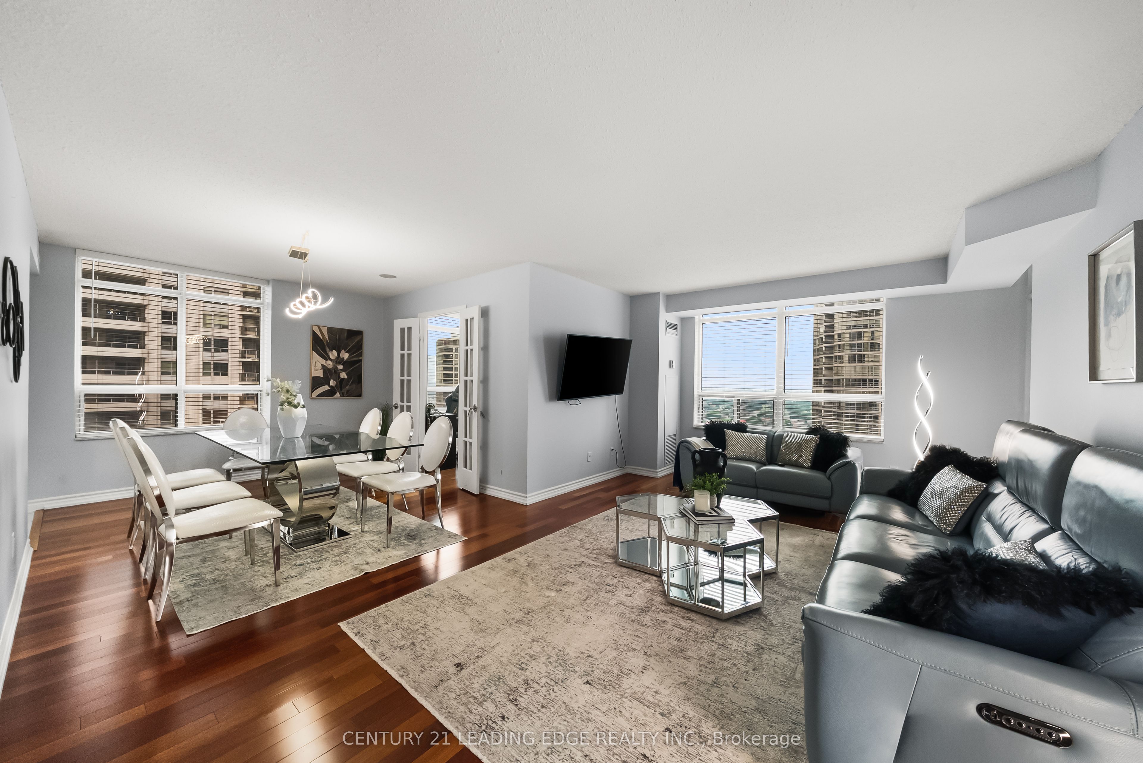 35 Kingsbridge Garden Circle 1812, Mississauga, ON L5R 3Z5 photo 3