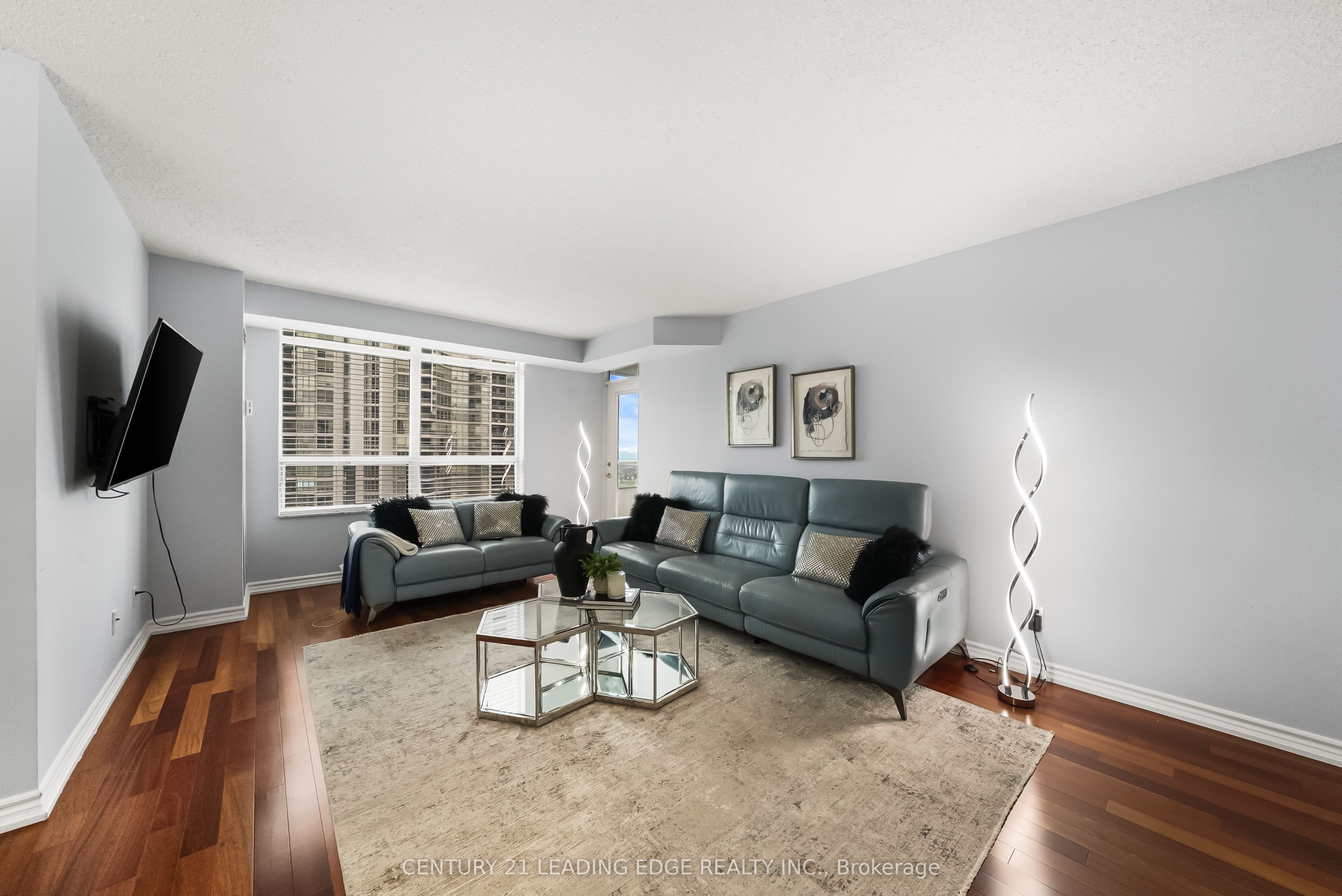 35 Kingsbridge Garden Circle 1812, Mississauga, ON L5R 3Z5 photo 5