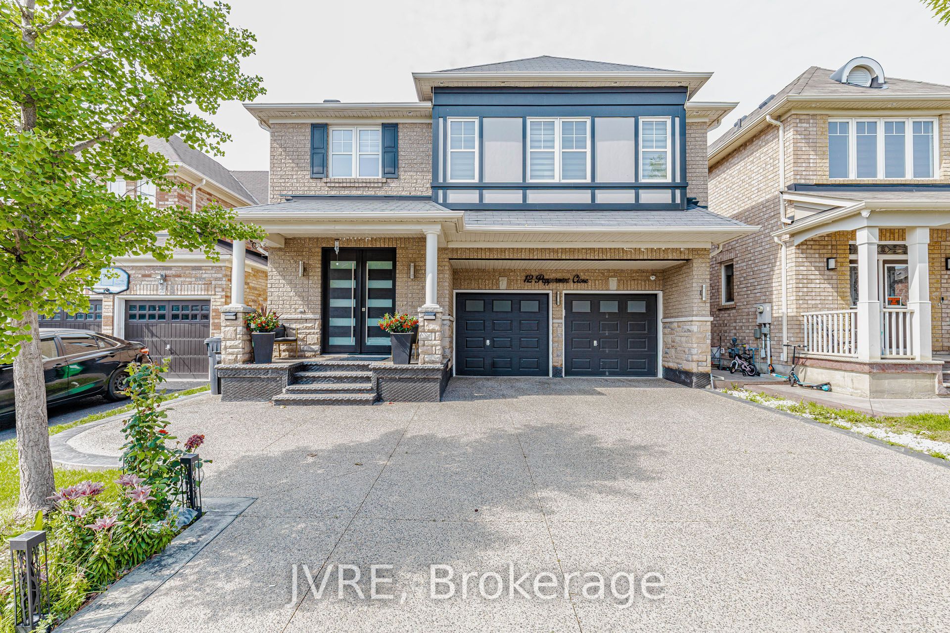 12 Peppermint Close, Brampton, ON L6P 3C6