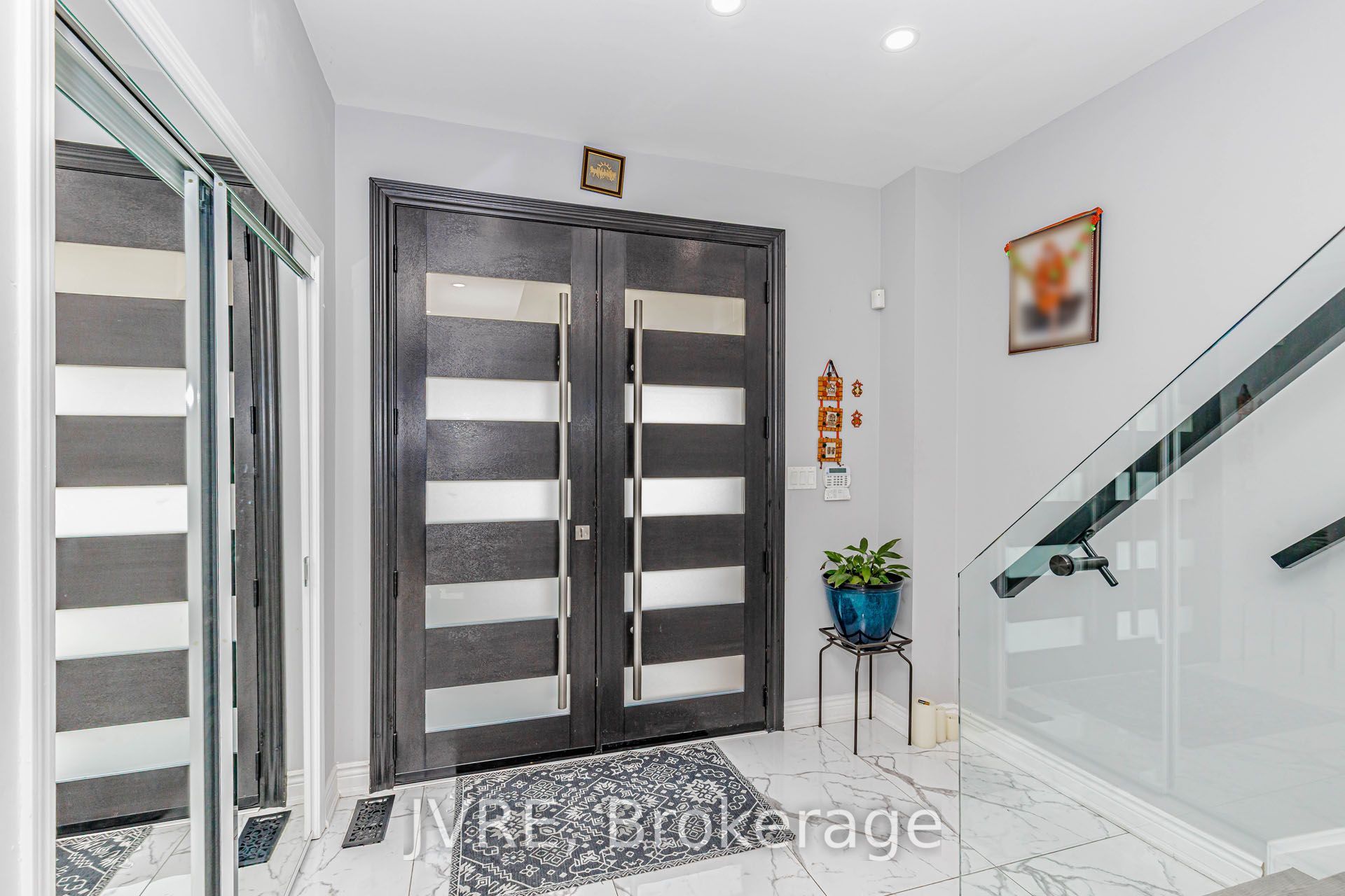12 Peppermint Close, Brampton, ON L6P 3C6 photo 5