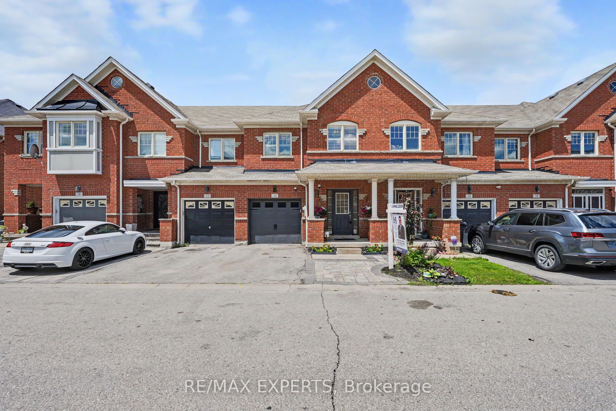 14 Lotus Street, Brampton, ON L6P 3E1 photo 2