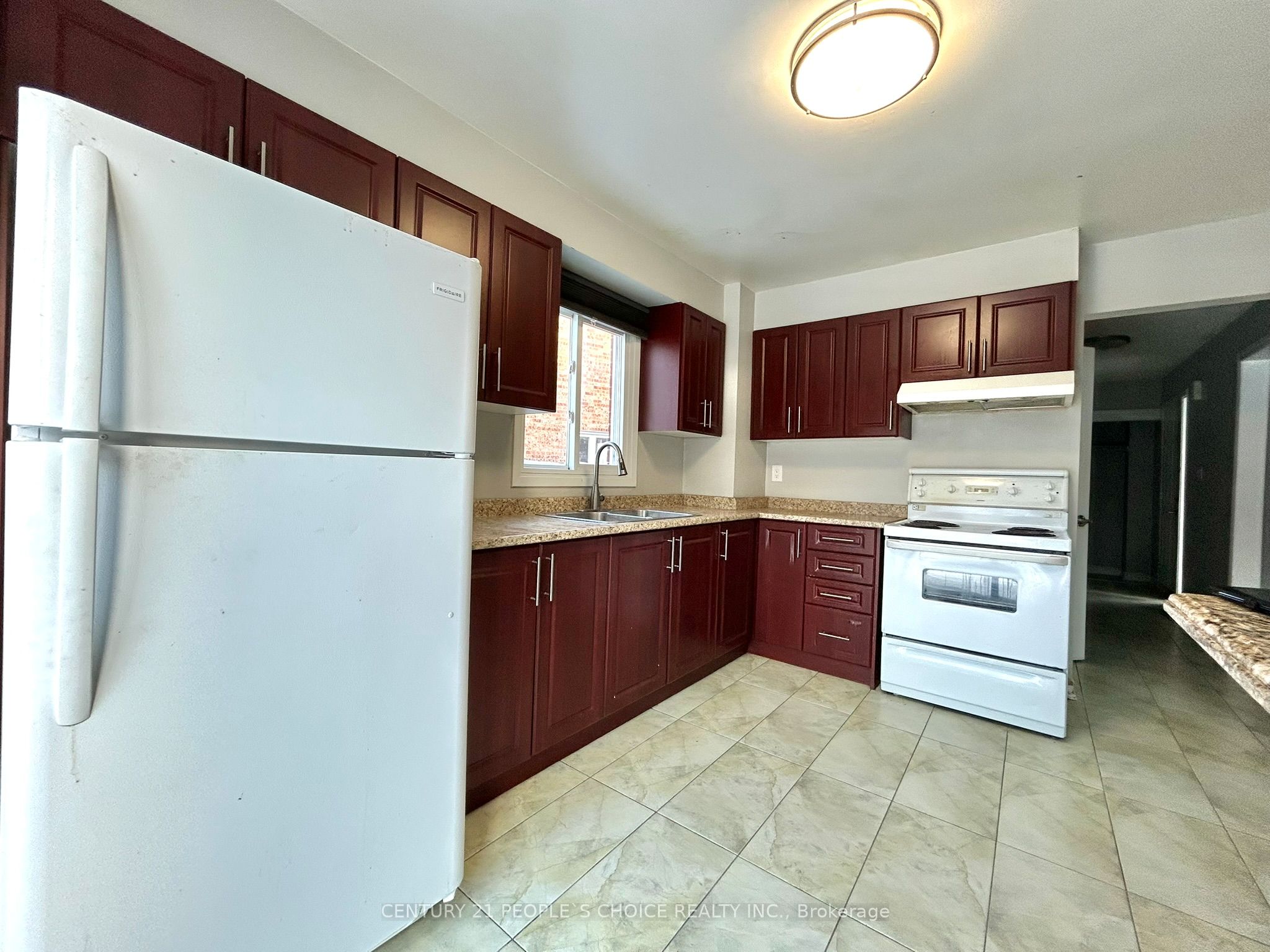 28 Beisel Court, Brampton, ON L6Z 2R7 photo 4