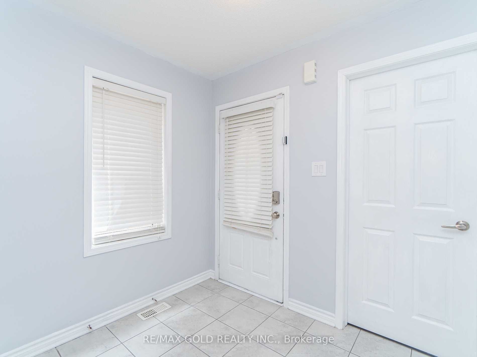 102 Leadenhall Road, Brampton, ON L7A 4G9 photo 3