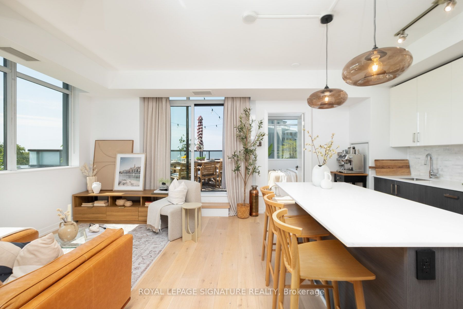 36 Howard Park Avenue 610, Toronto, ON M6R 0A5