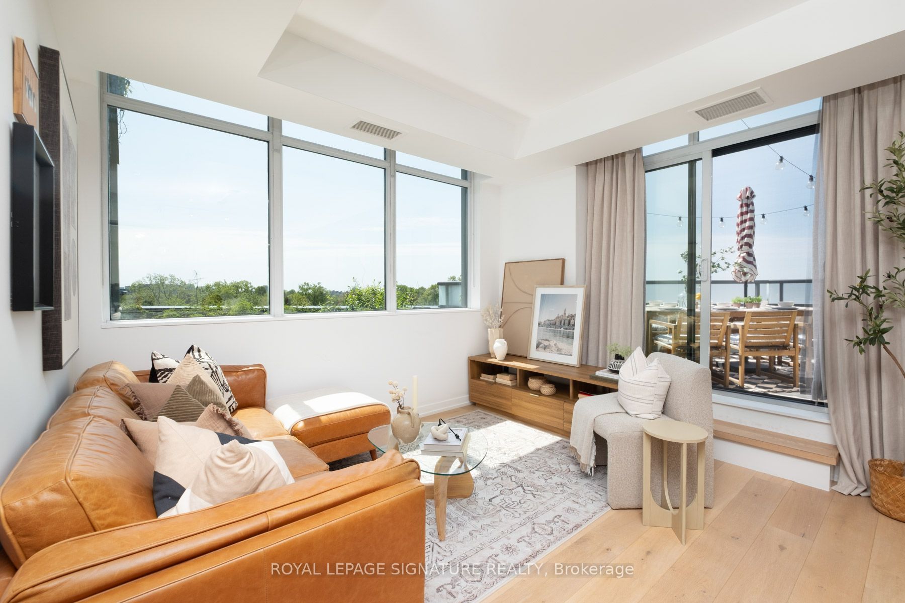 36 Howard Park Avenue 610, Toronto, ON M6R 0A5 photo 2