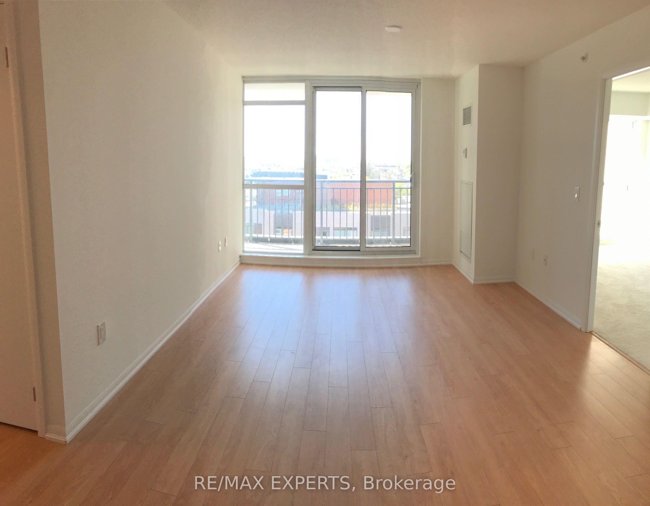 830 Lawrence Avenue W 1120, Toronto, ON M6A 0A2 photo 4