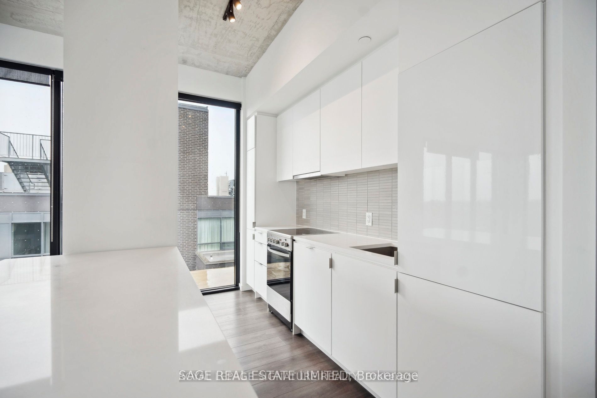 7 Smith Crescent PH 808, Toronto, ON M8Z 0G3 photo 4