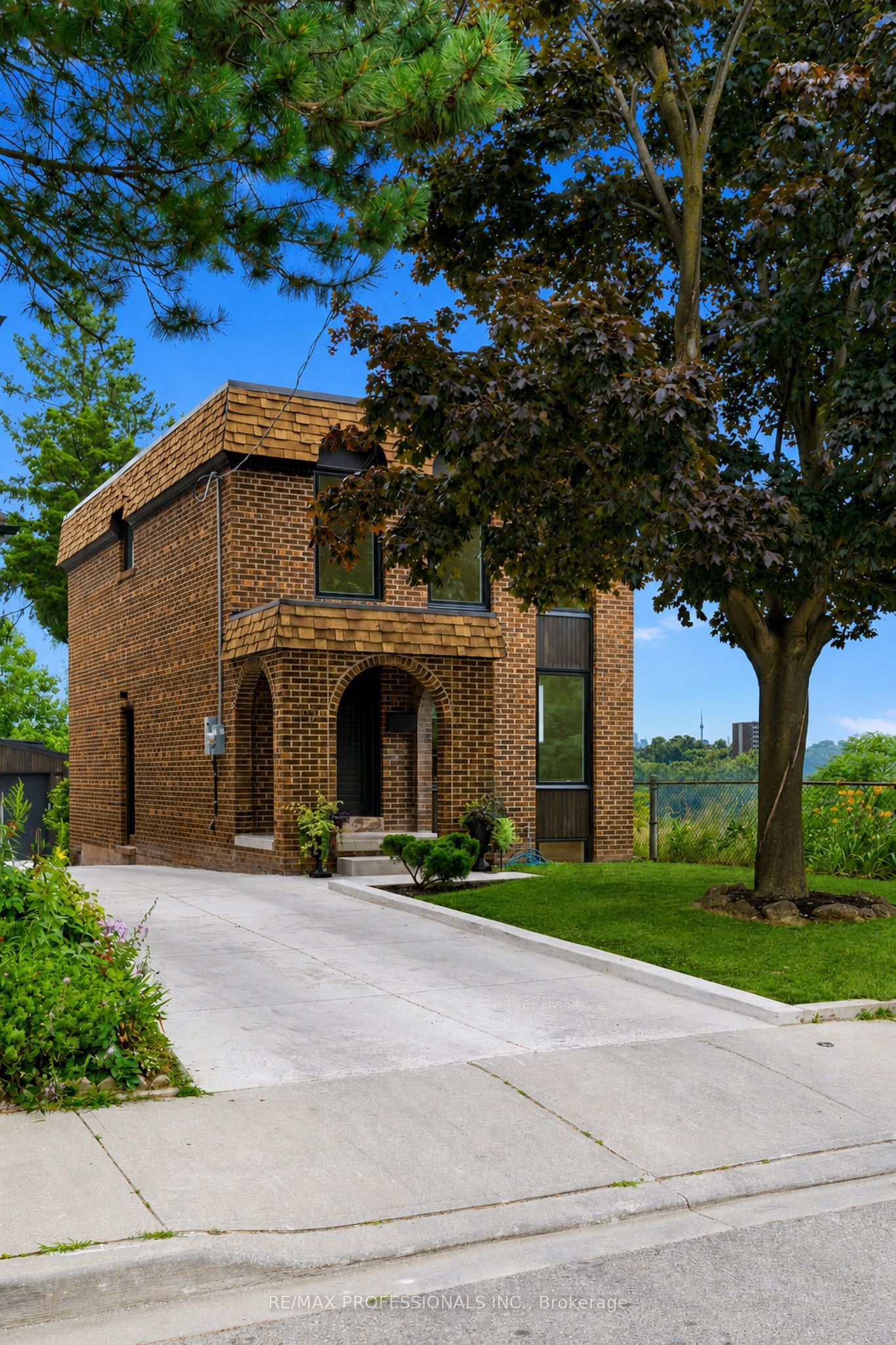 19 Arnold Avenue, Toronto, ON M6N 4M8 photo 2