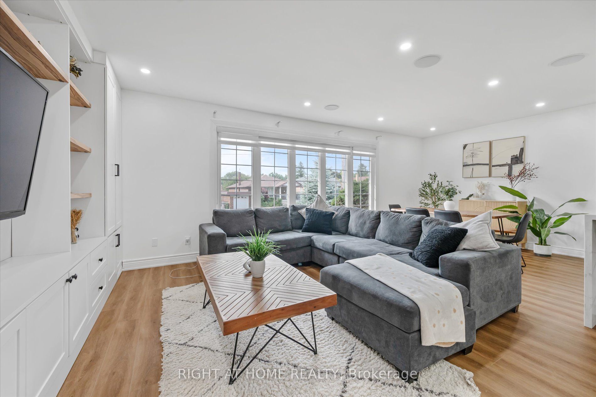 93 Denbigh Crescent, Toronto, ON M3M 2T4 photo 5