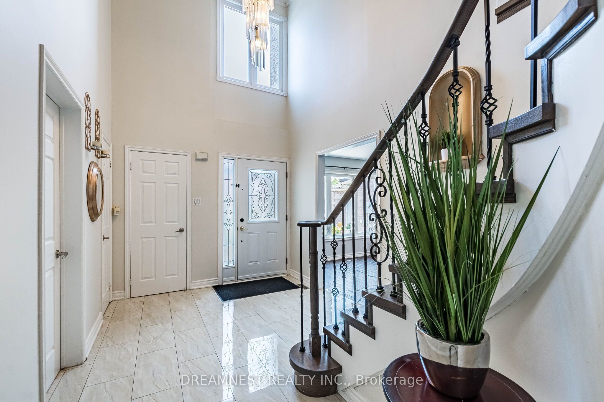 5959 Ladyburn Crescent, Mississauga, ON L5M 4V7 photo 3