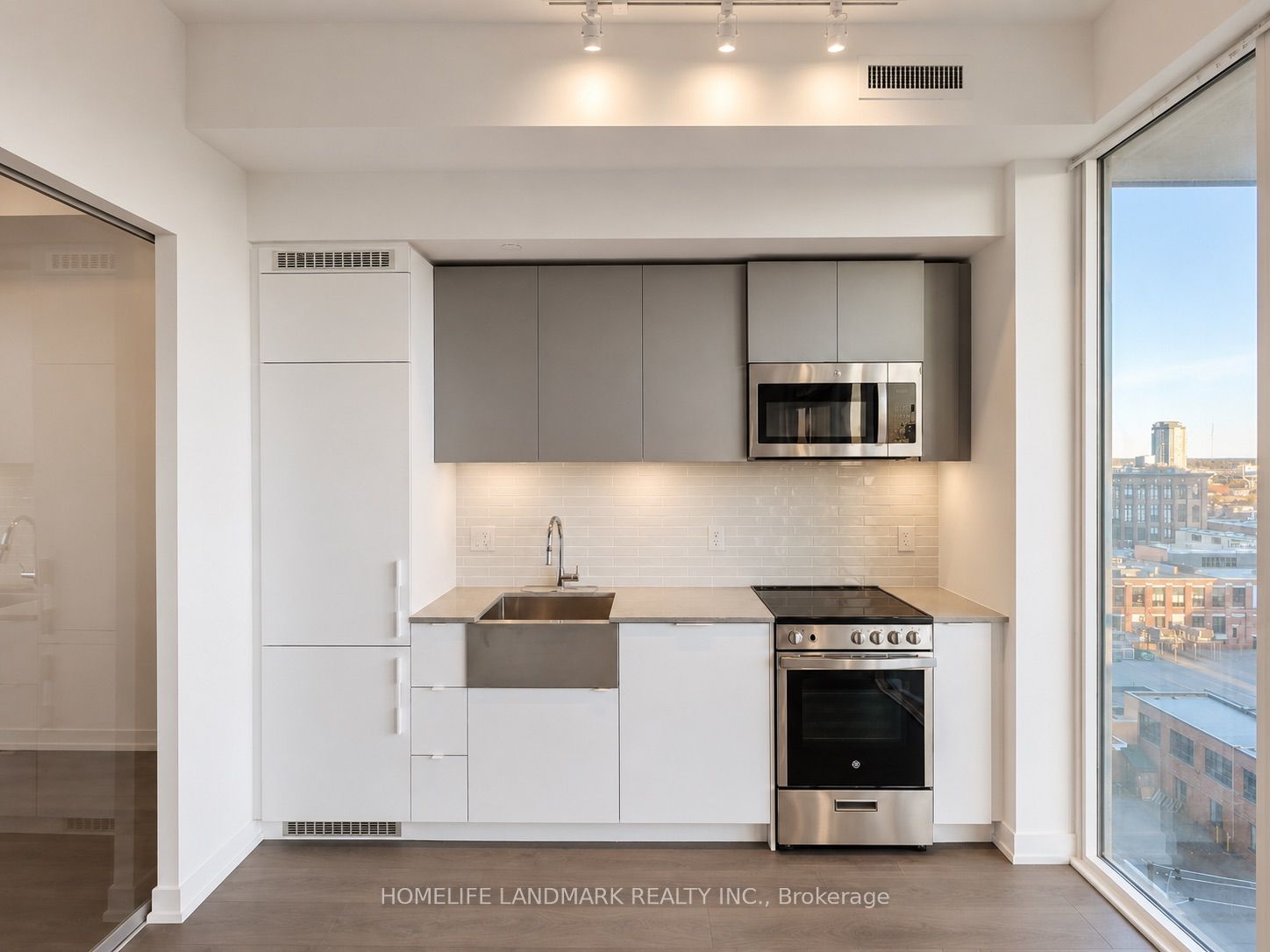 270 Dufferin Street 905, Toronto, ON M6K 0H8 photo 3