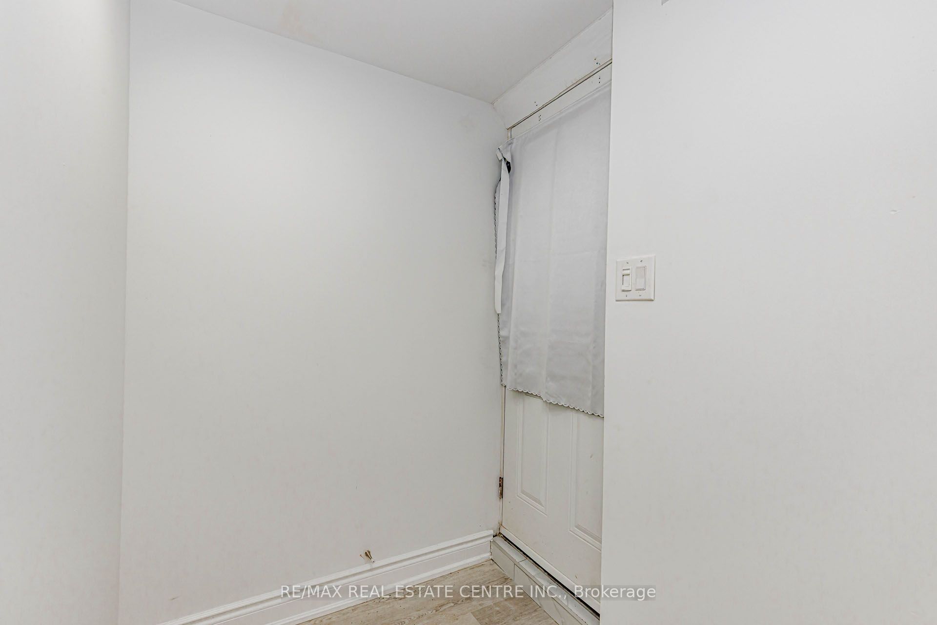 17 Scotia Drive #2, Brampton, ON L6Y 2W3 photo 2