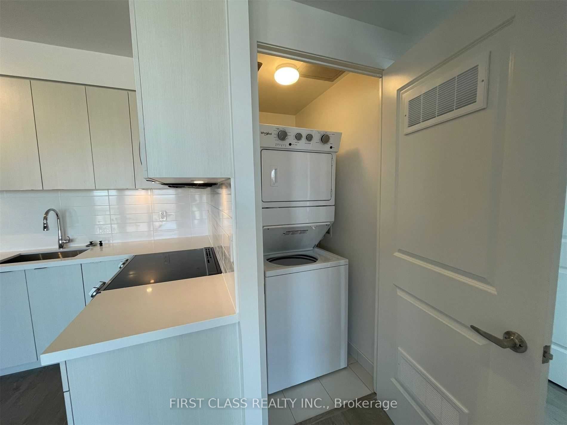 4655 Metcalfe Avenue 1709B, Mississauga, ON L5M 0Z7 photo 3