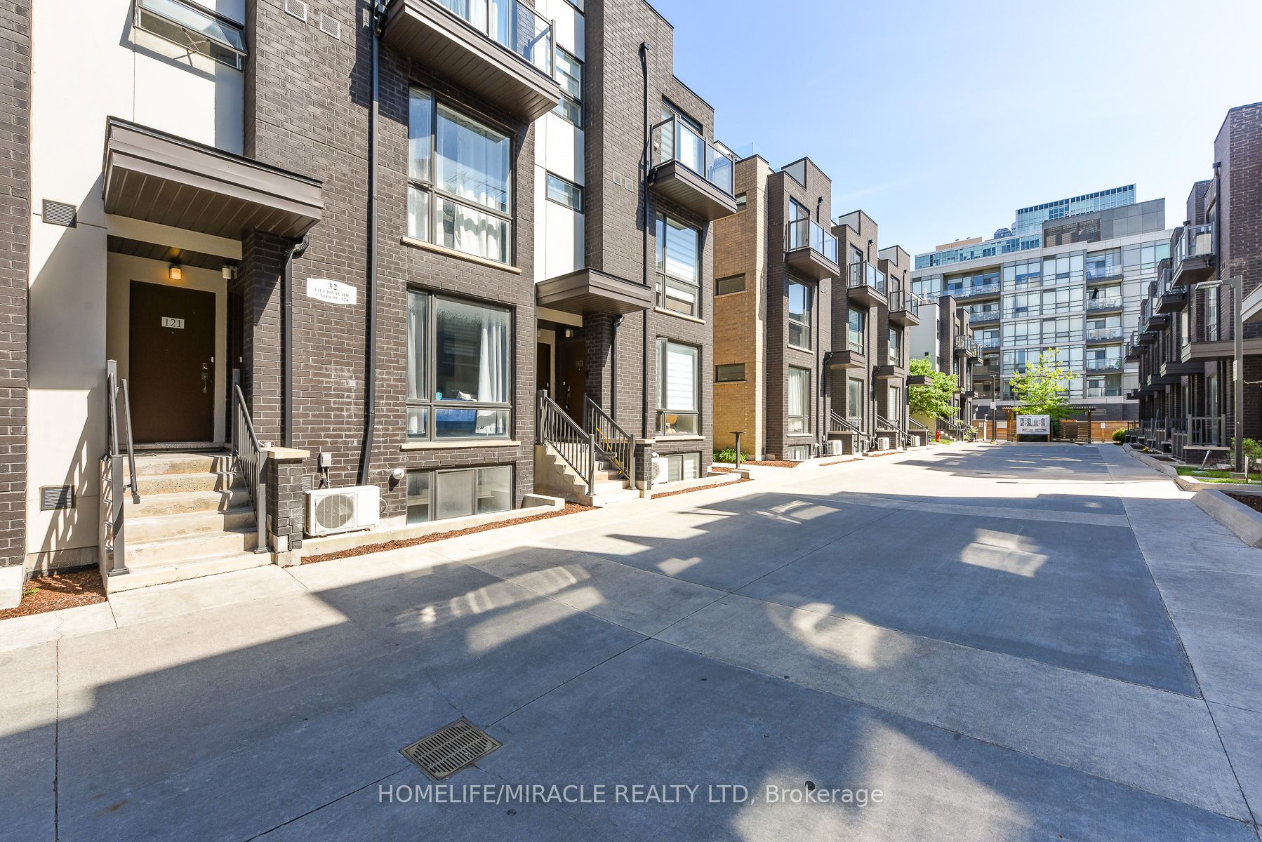 32 Fieldway Road 122, Toronto, ON M8Z 0E3 photo 2