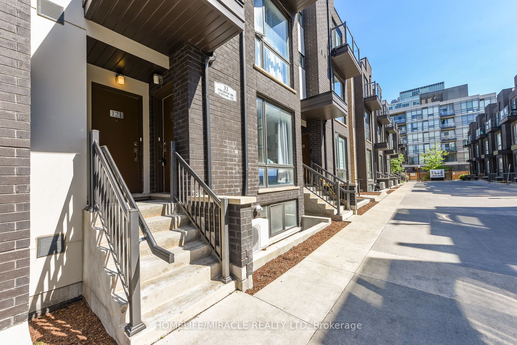 32 Fieldway Road 122, Toronto, ON M8Z 0E3 photo 3