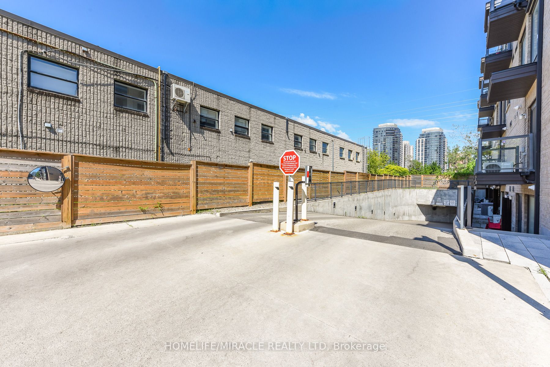 32 Fieldway Road 122, Toronto, ON M8Z 0E3 photo 5