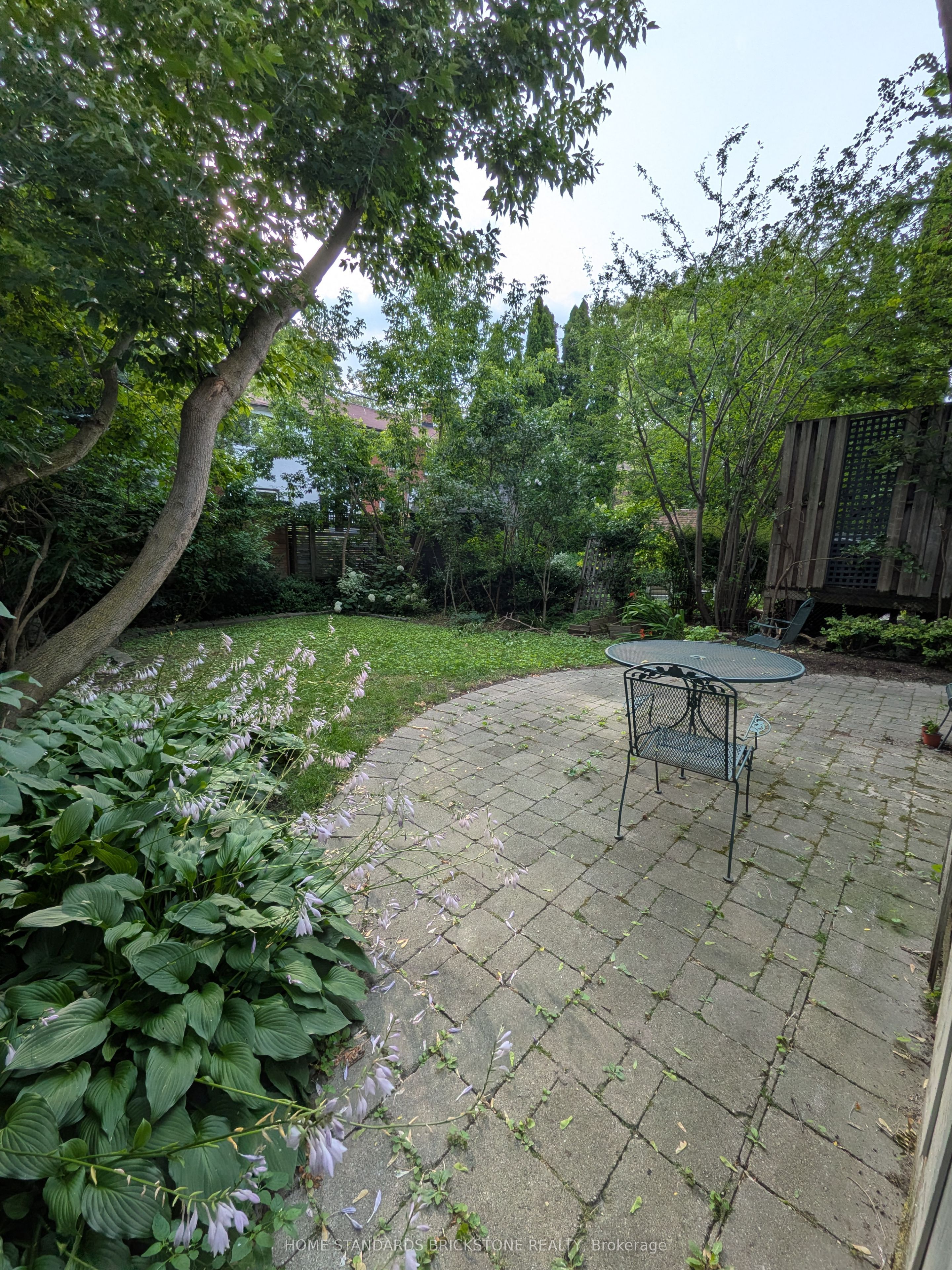 136 Medland Street, Toronto, ON M6P 2N5 photo 2