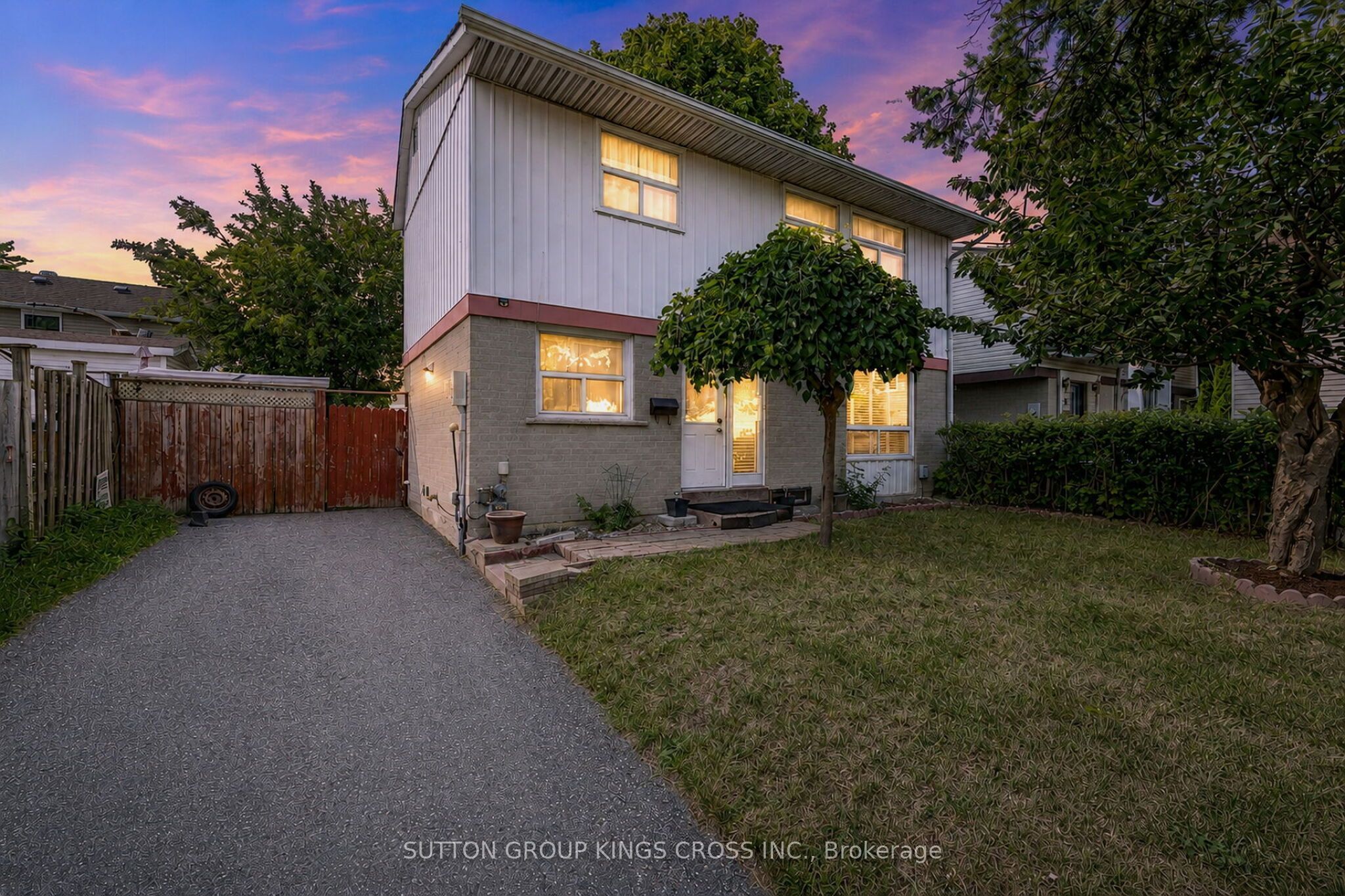 2 Hemlark Court, Brampton, ON L6S 2B7 photo 2