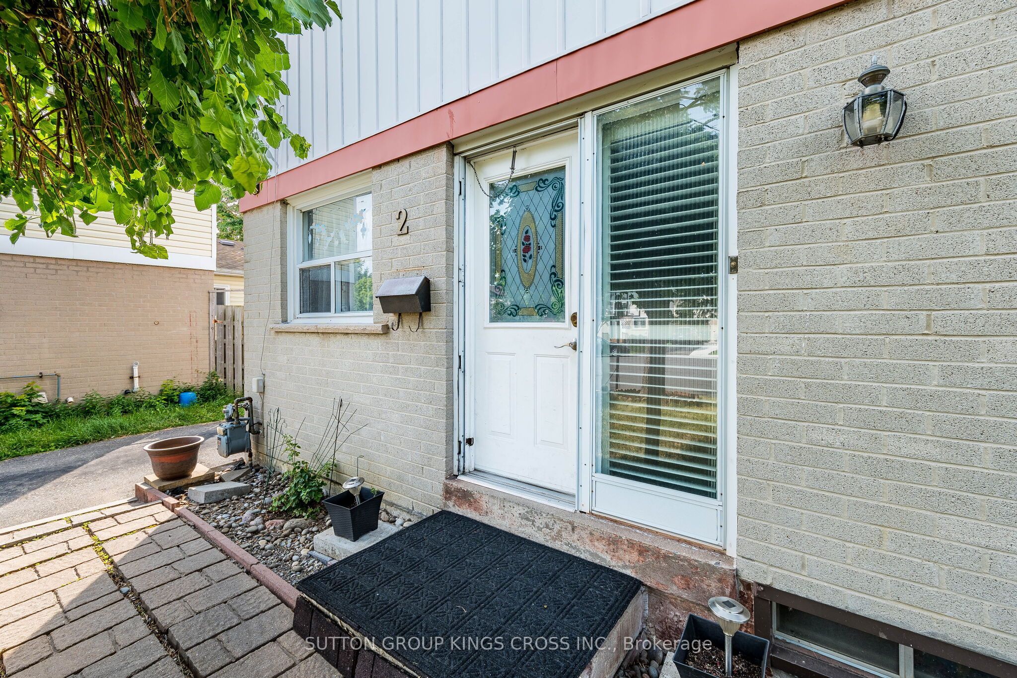 2 Hemlark Court, Brampton, ON L6S 2B7 photo 5