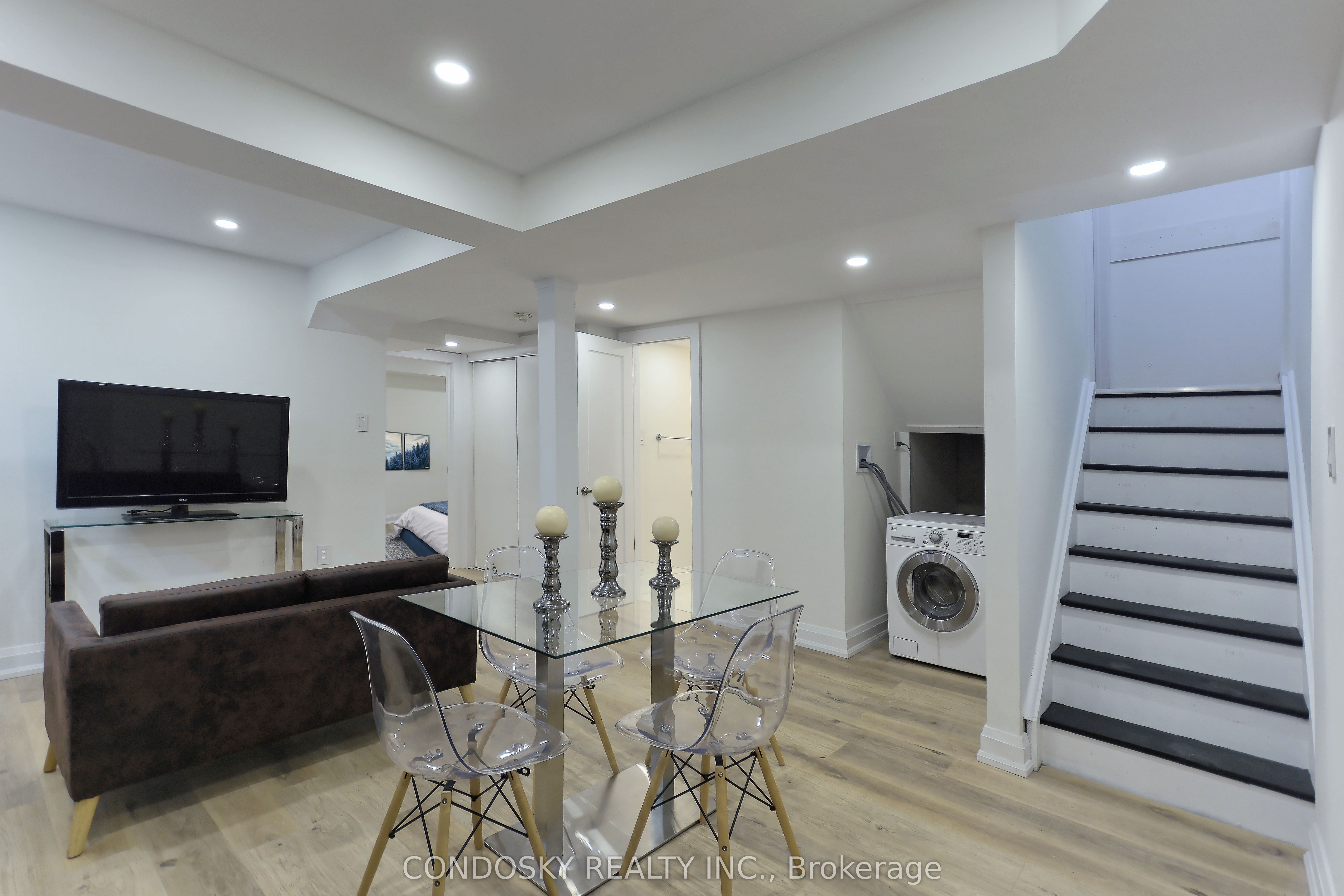 5226 Bushelgrove Circle, Mississauga, ON L5M 6C5 photo 5