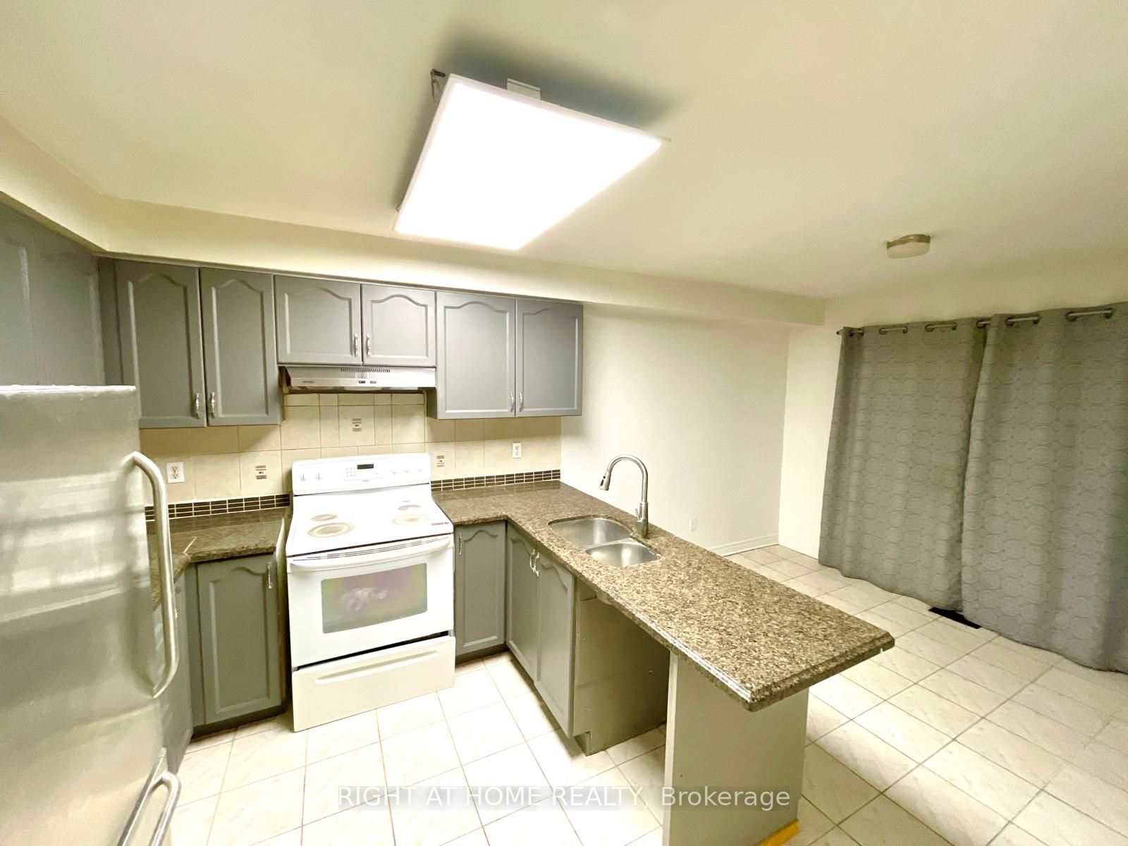 55 Velvet Grass Lane A, Brampton, ON L6R 1W1