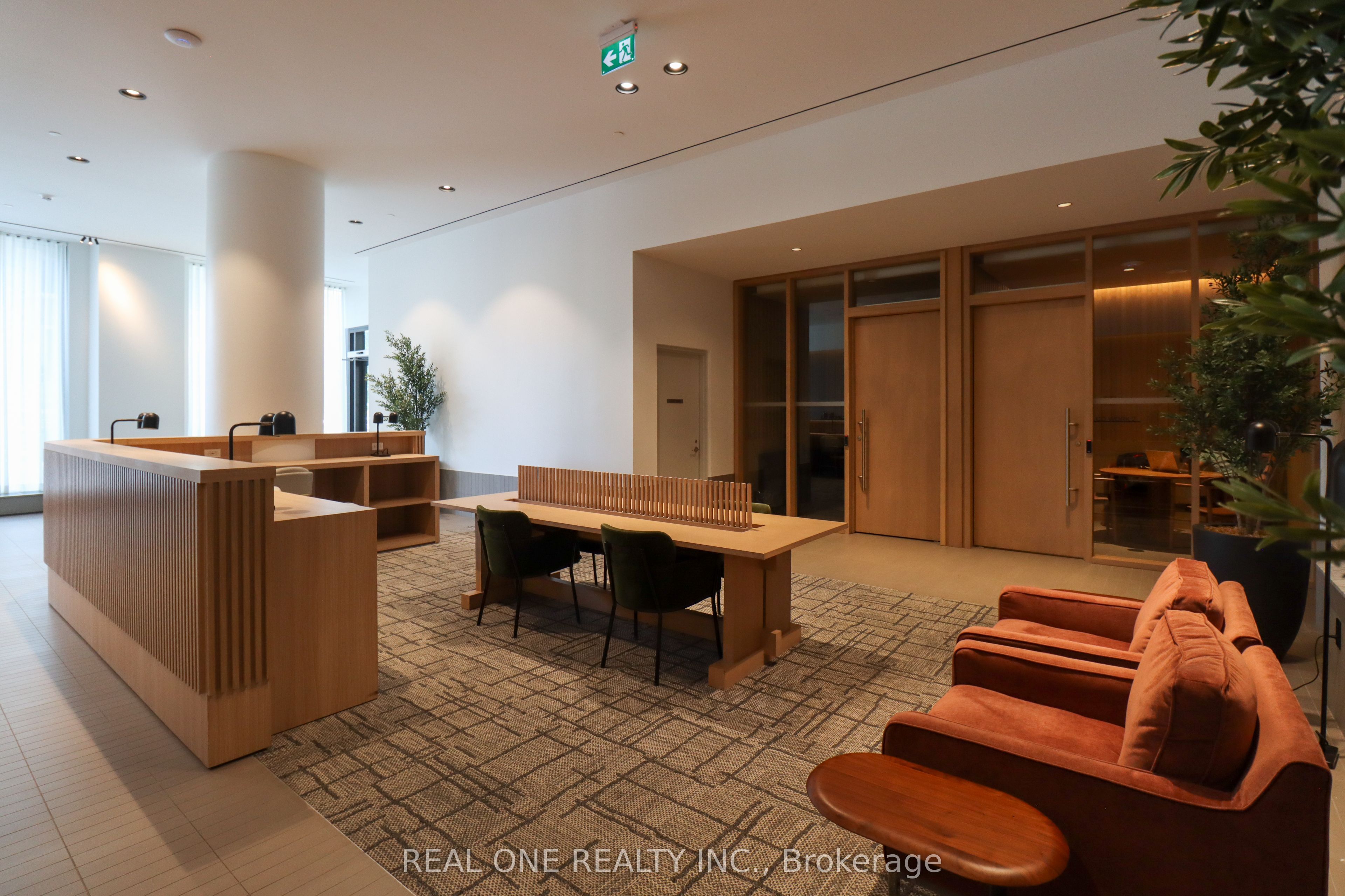 395 Square One Drive 1302, Mississauga, ON L5B 0P6 photo 4