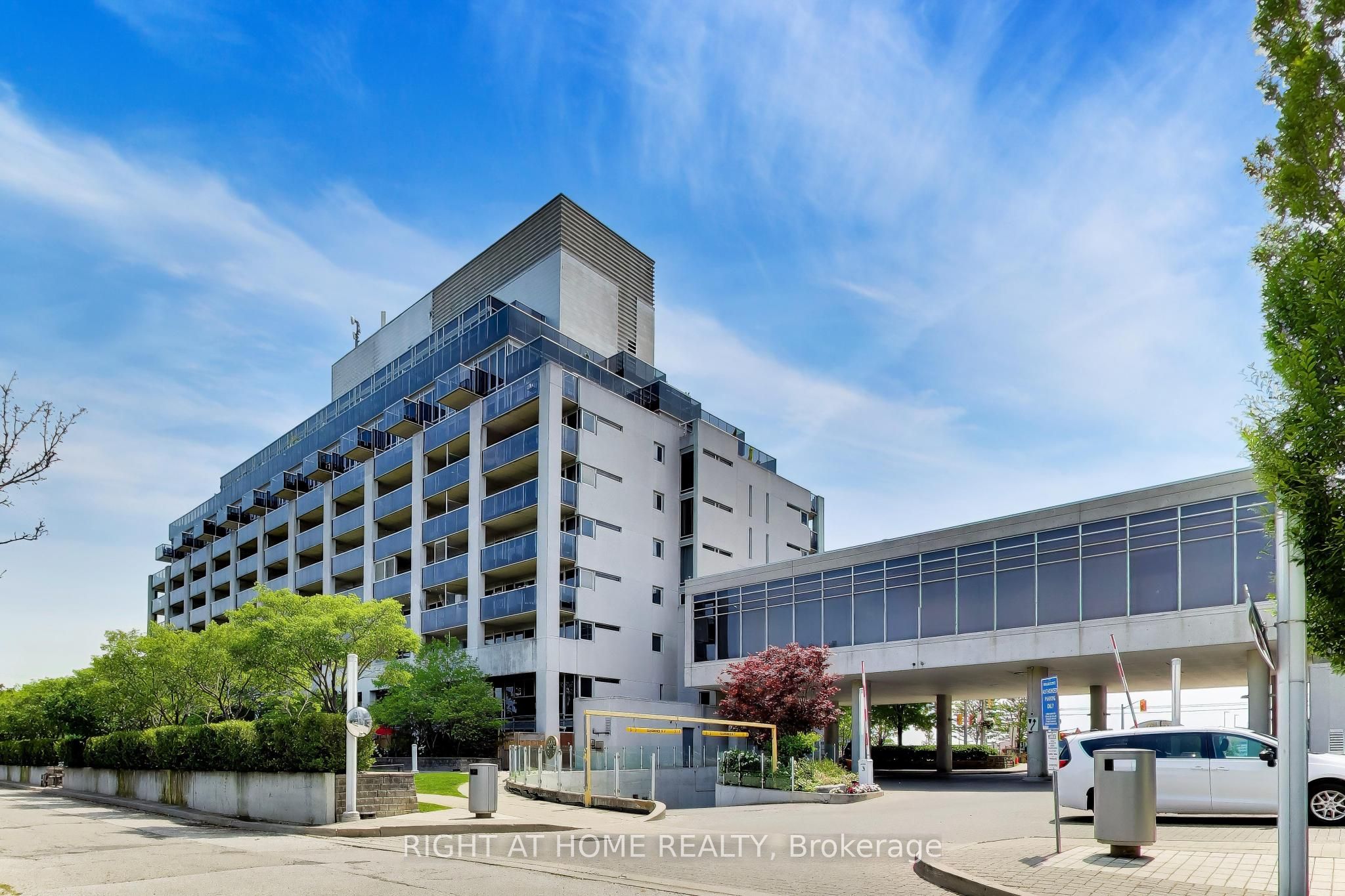 1040 The Queensway N/A 407, Toronto, ON M8Z 0A7 photo 5