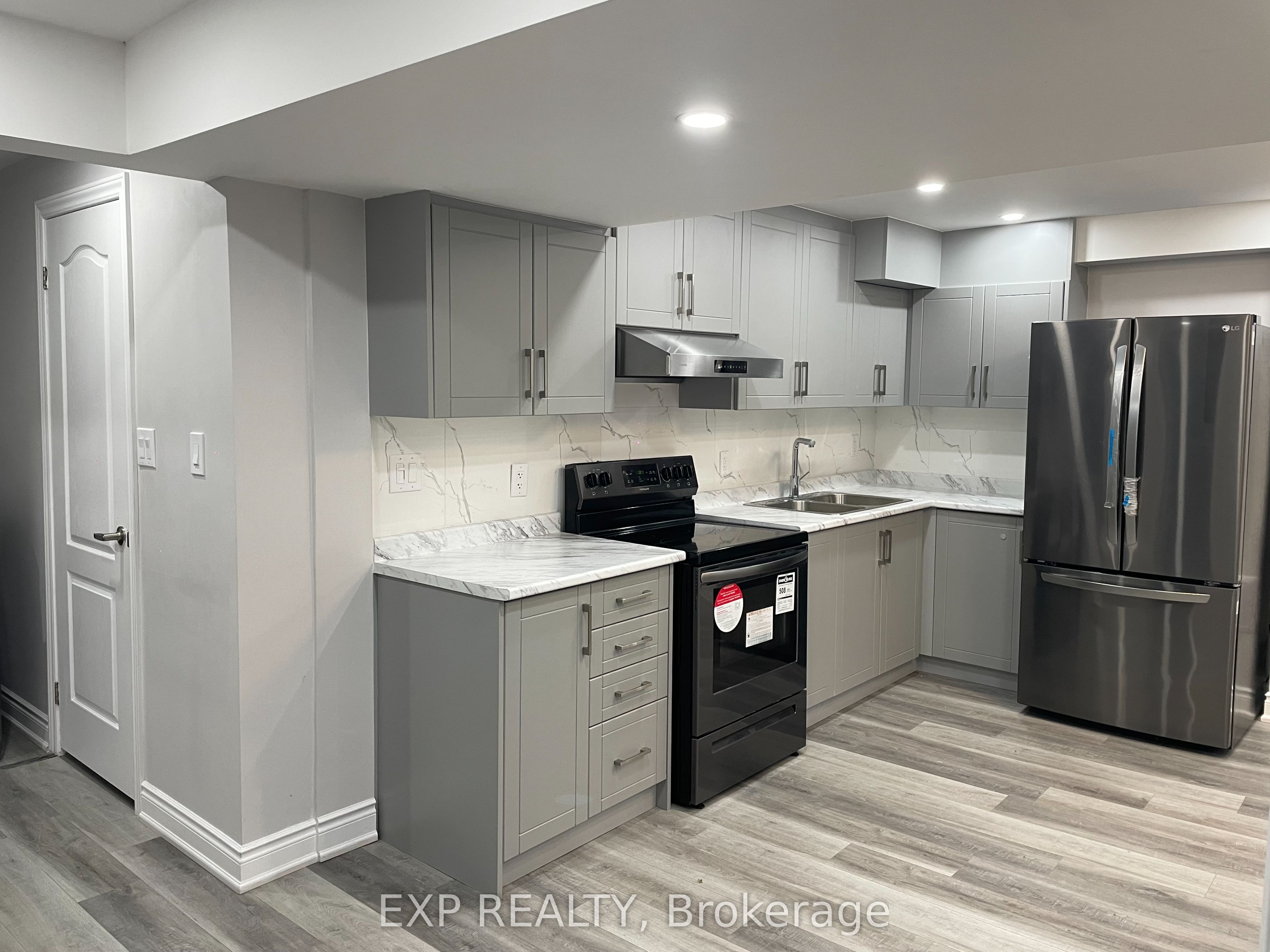 69 Gardenbrooke Trail, Brampton, ON L6P 3J3 photo 3