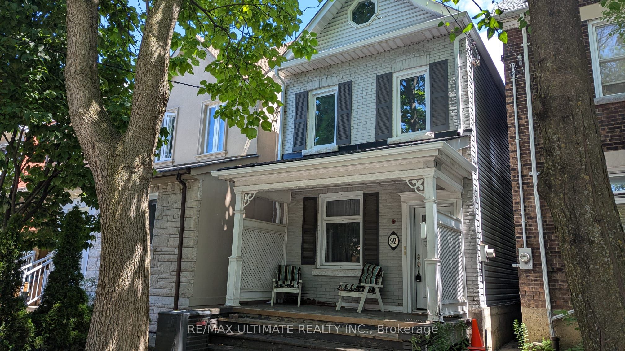 91 Edwin Avenue Second Floor, Toronto, ON M6P 3Z5