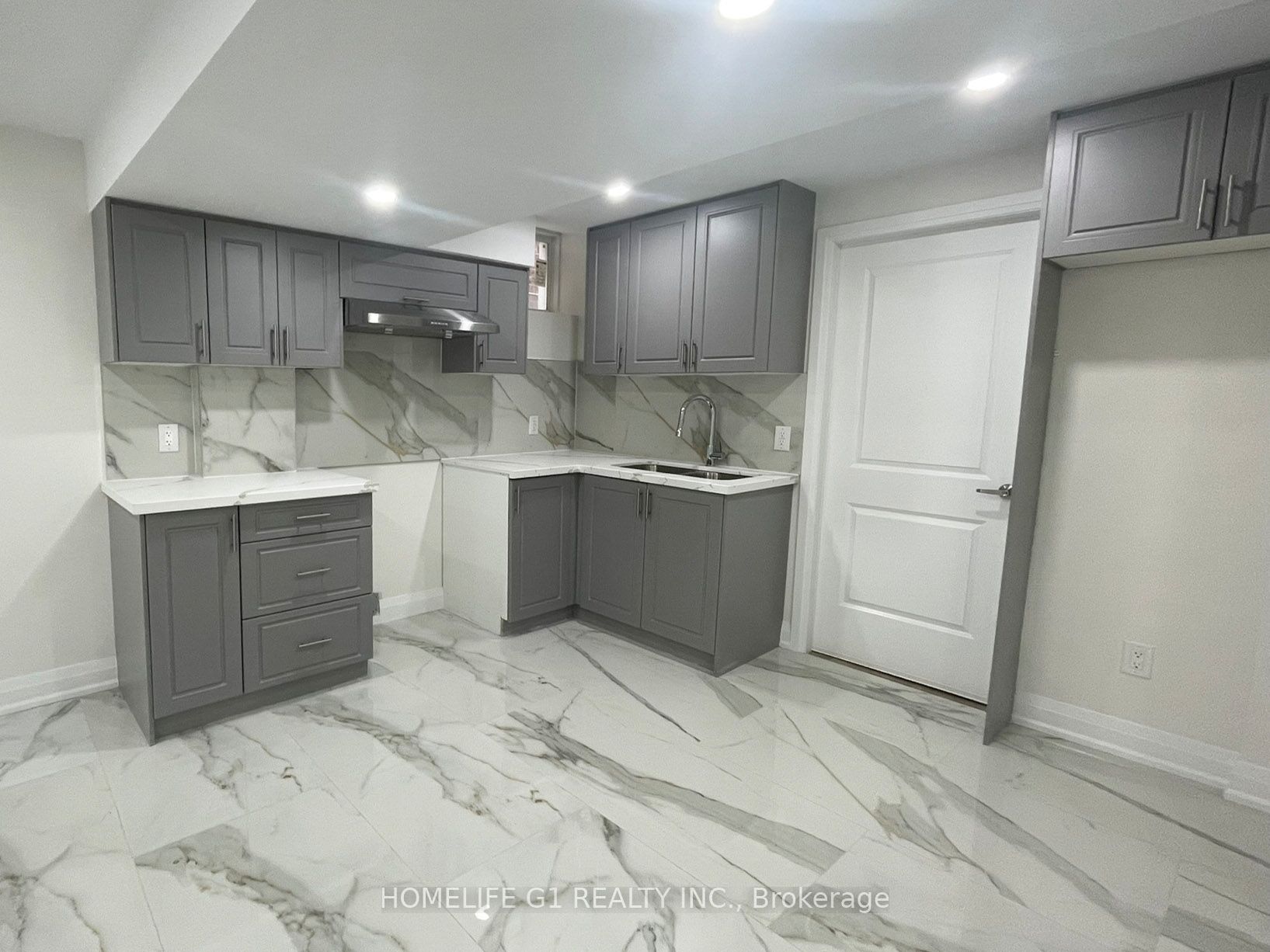 65 Lola Crescent, Brampton, ON L7A 4J8 photo 2