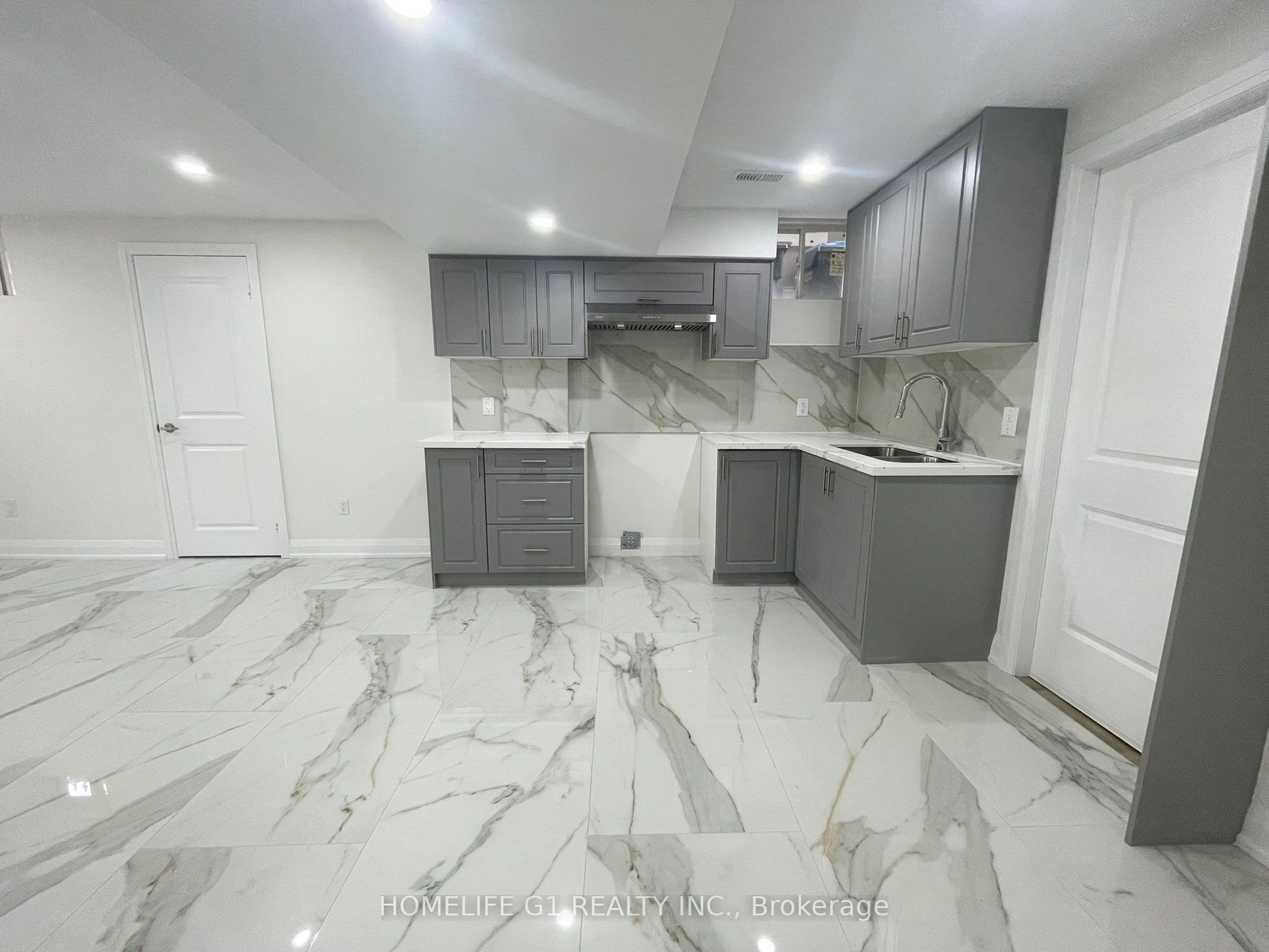 65 Lola Crescent, Brampton, ON L7A 4J8 photo 4