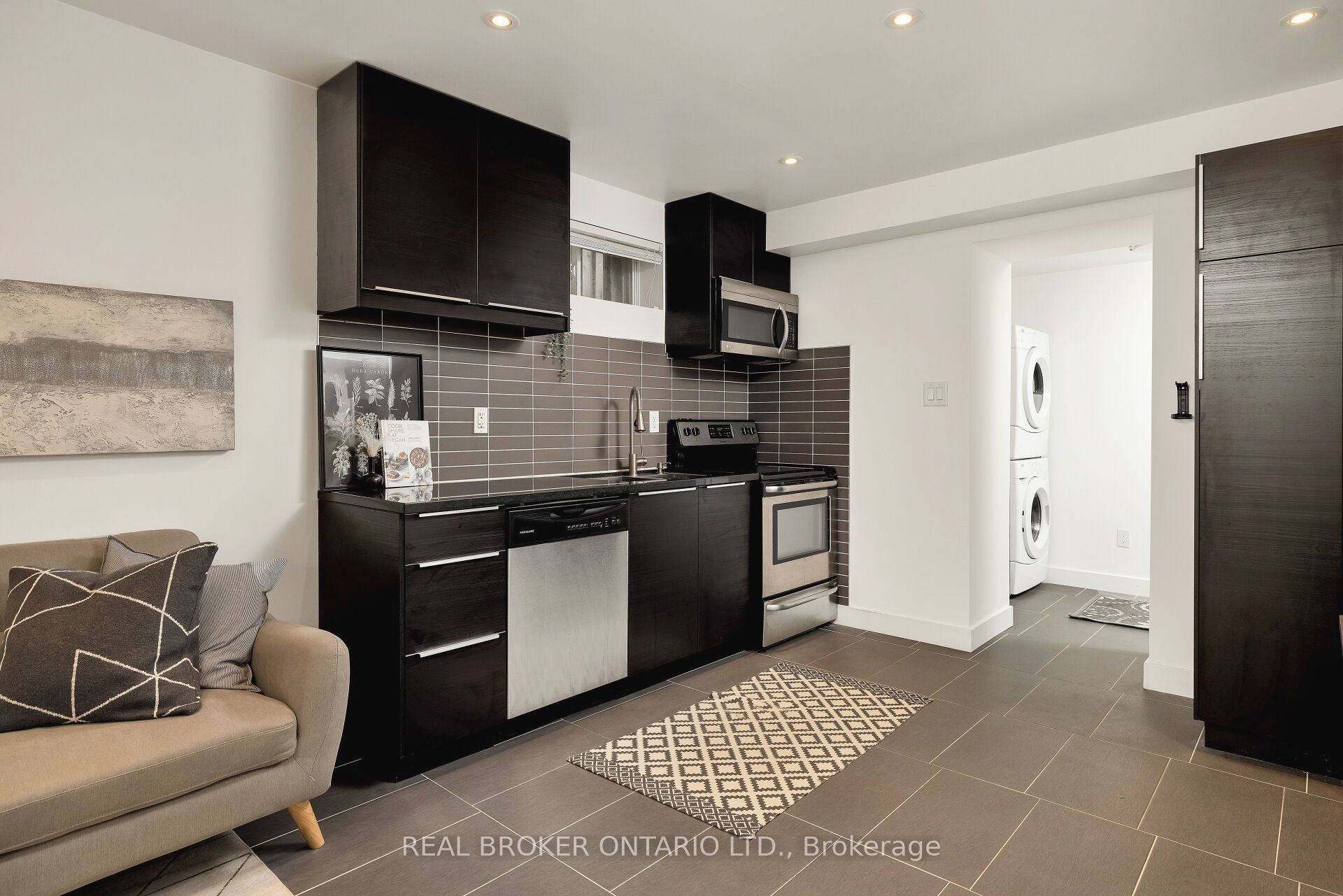 135 Prescott Avenue Lower, Toronto, ON M6N 3G9 photo 3