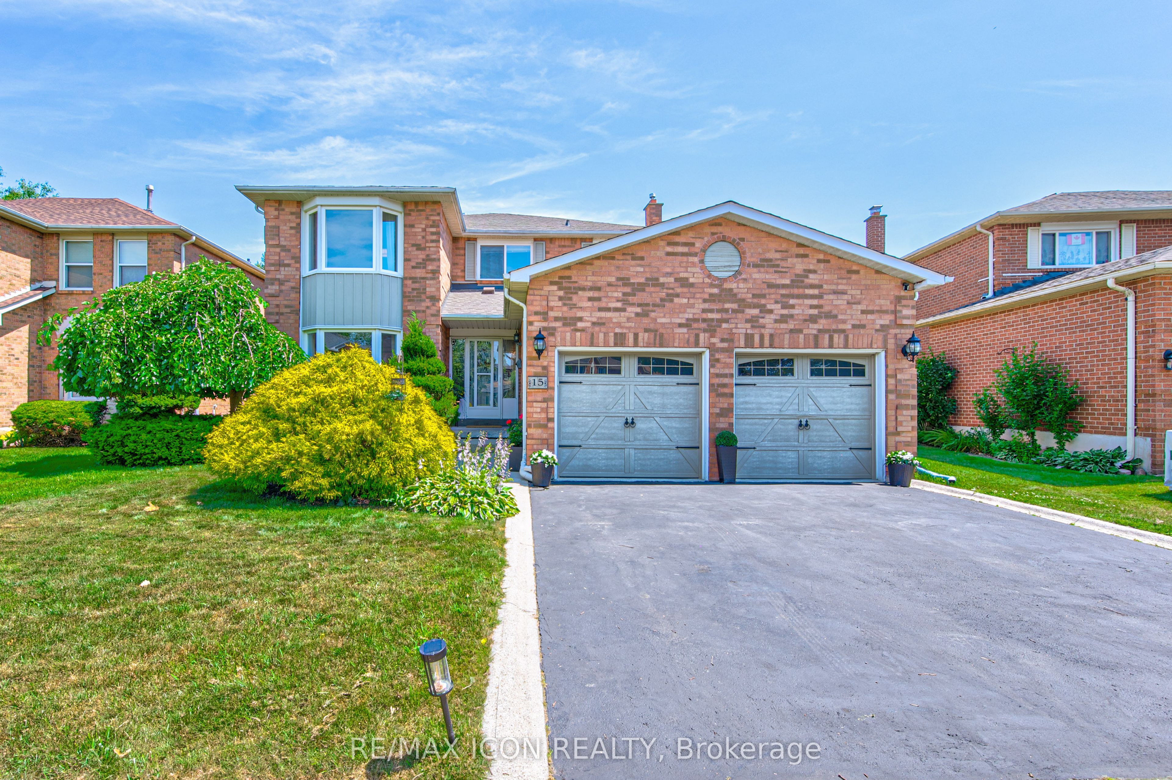 15 Hall Crescent, Brampton, ON L6X 3J8