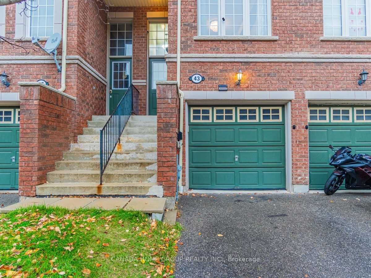 435 Hensall Circle 43, Mississauga, ON L5A 4P1 photo 2