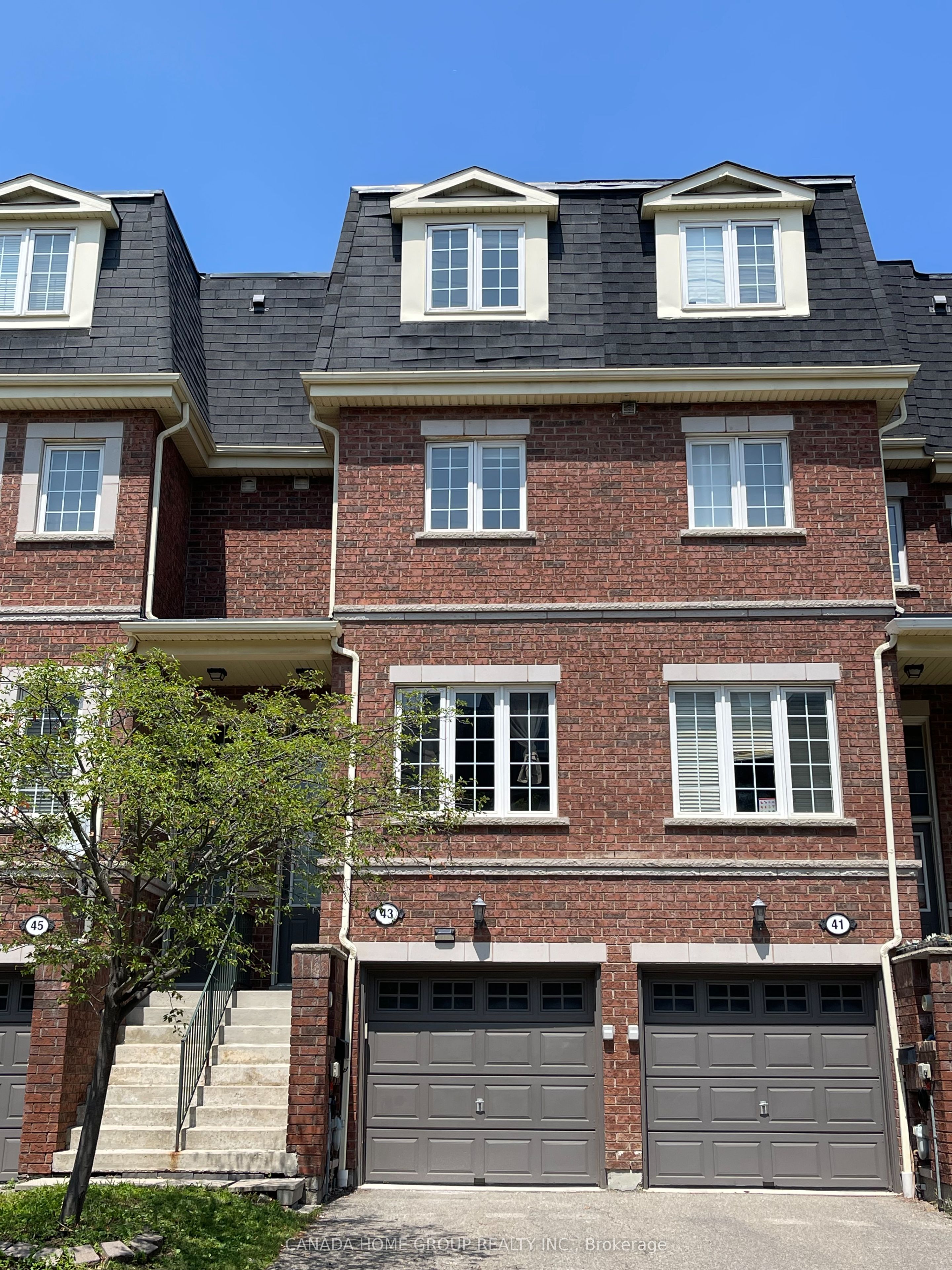 435 Hensall Circle 43, Mississauga, ON L5A 4P1 photo 4