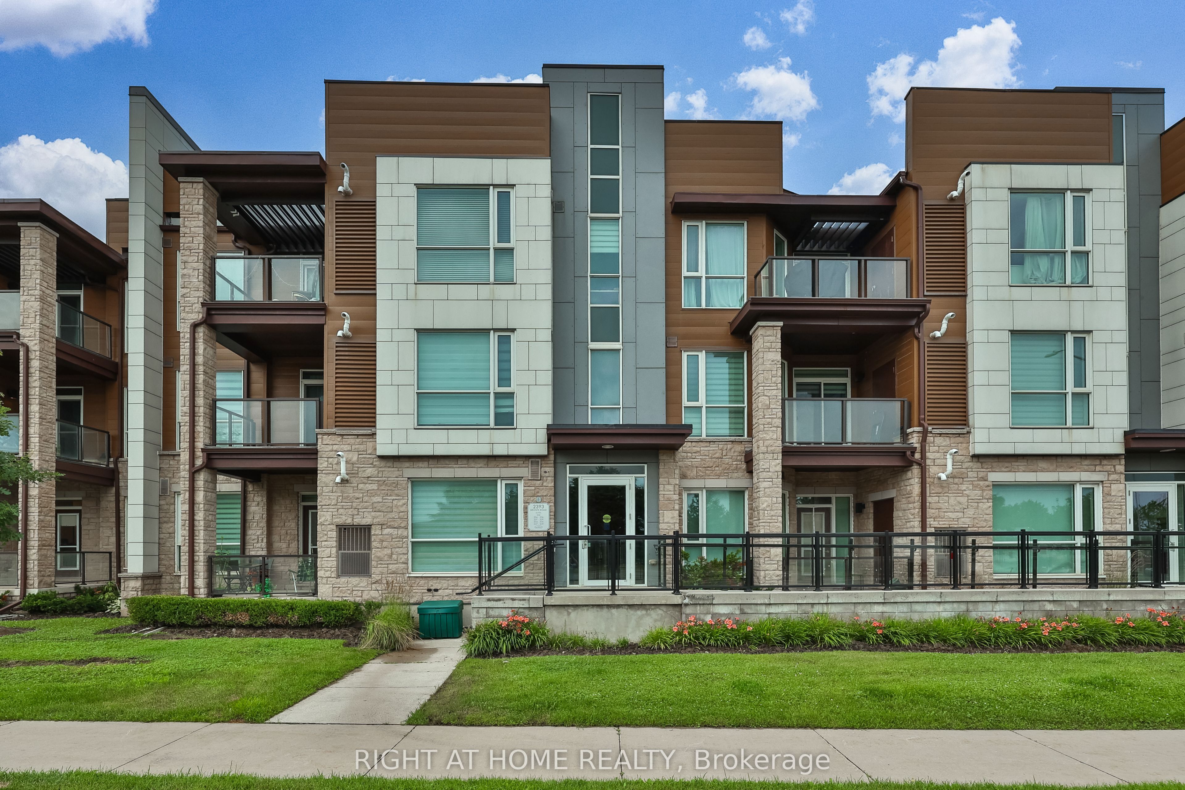 2393 Bronte Road 308, Oakville, ON L6M 1P5 photo 2