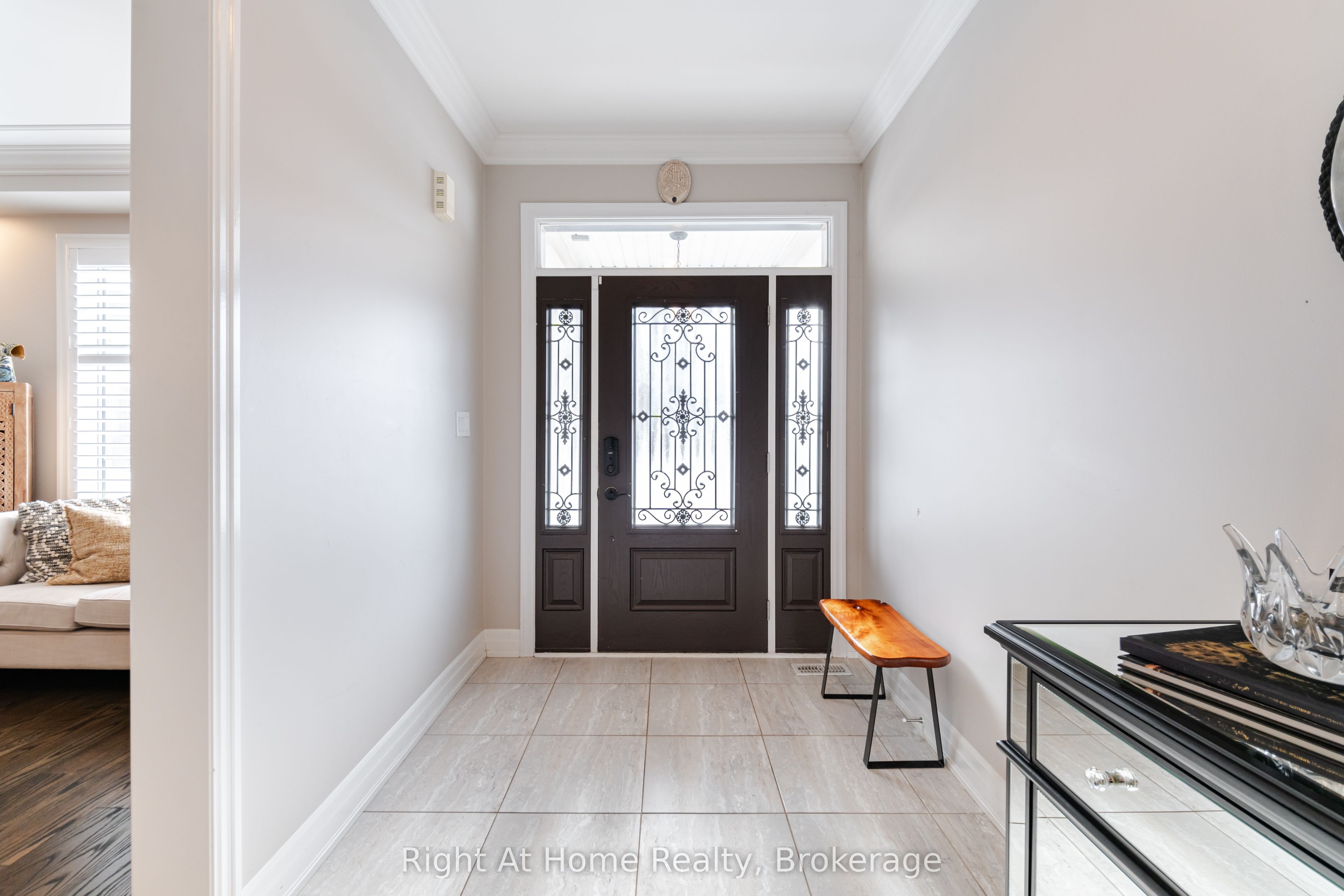 3318 Charles Biggar Drive, Oakville, ON L6M 1P7 photo 4