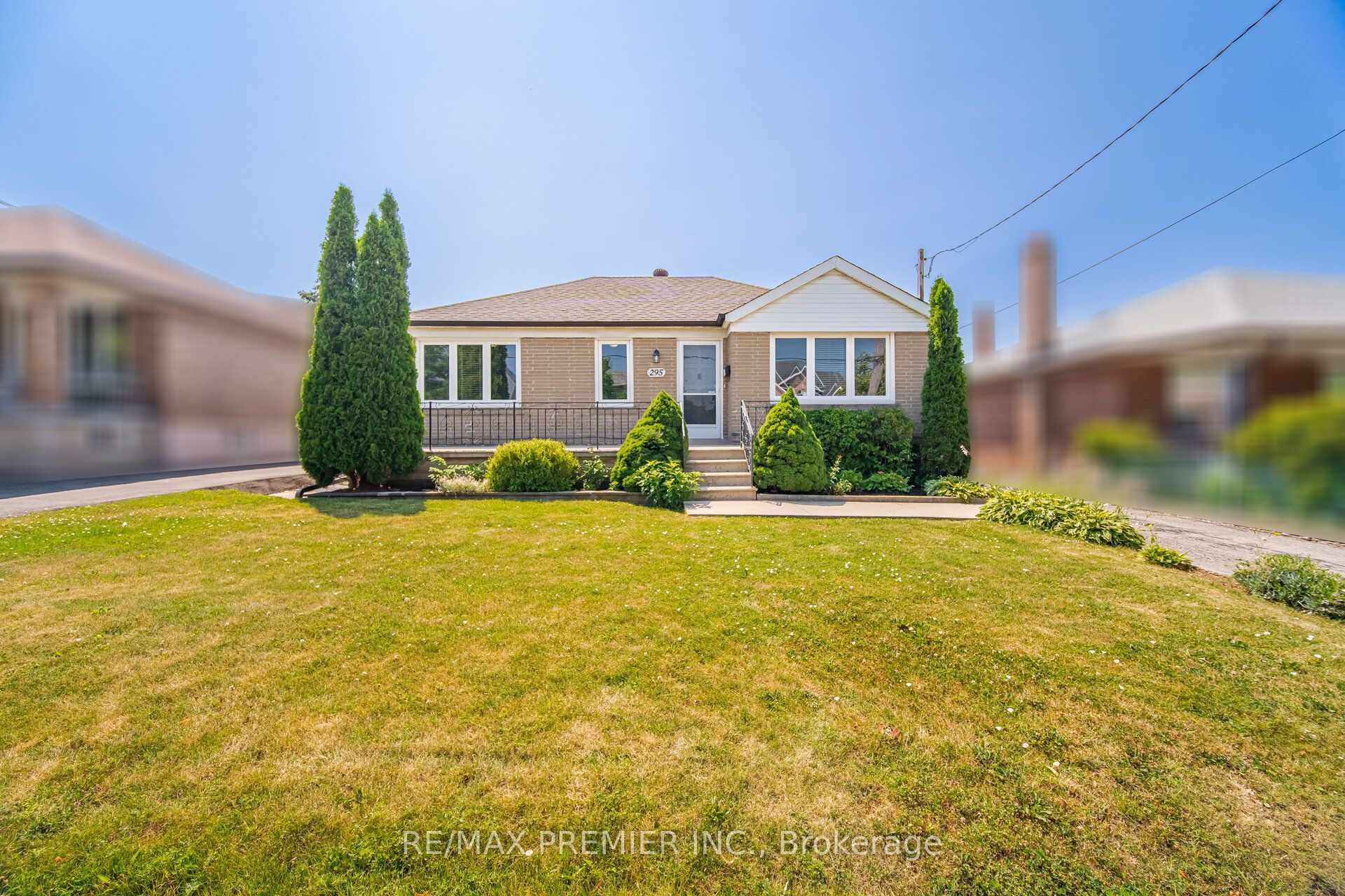 295 Falstaff Avenue, Toronto, ON M6L 2G4 photo 5