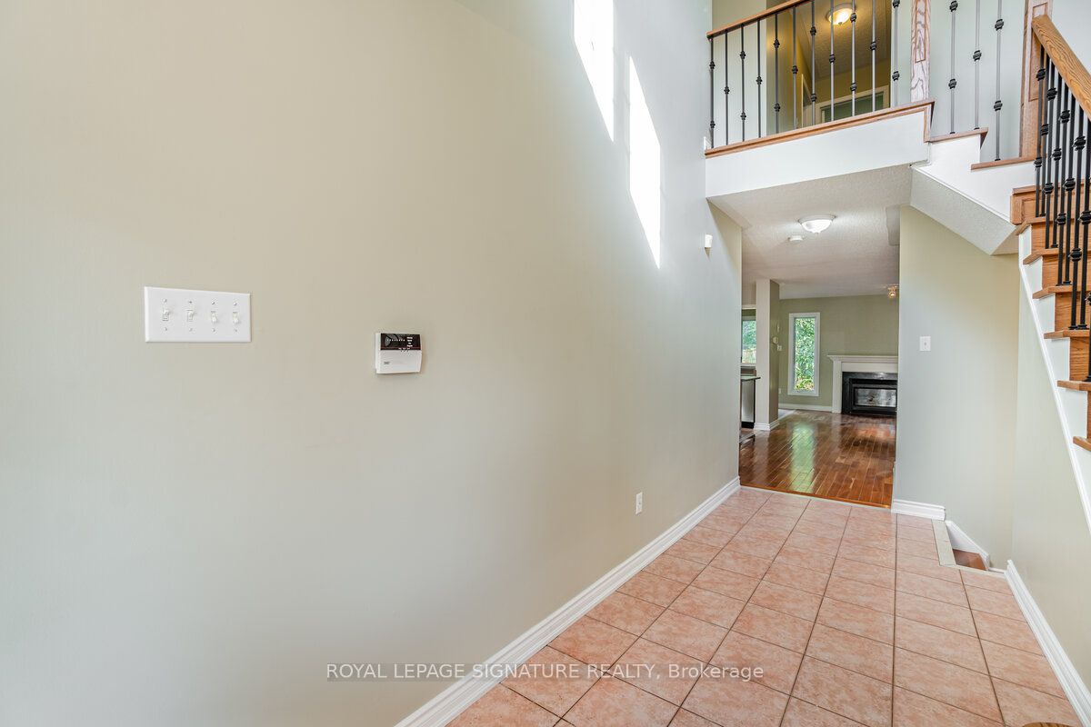 5135 Falconcrest Drive, Burlington, ON L7L 6K4 photo 4