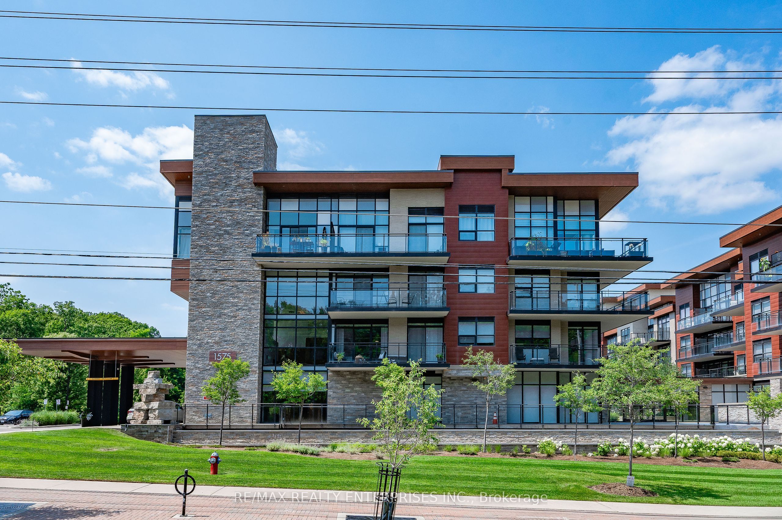 1575 Lakeshore Road W 340, Mississauga, ON L5J 1J4 photo 2