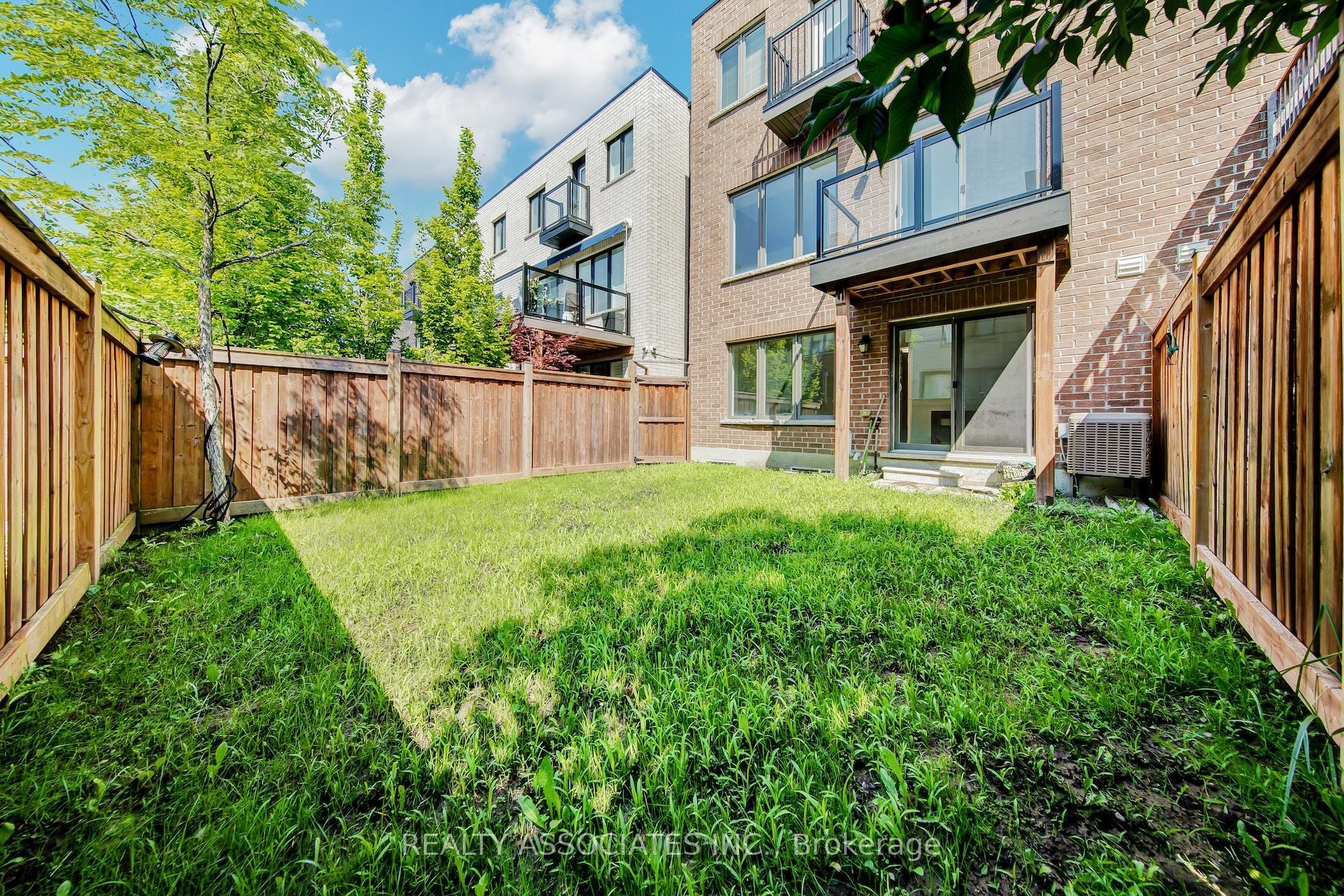 17 Vaudeville Drive, Toronto, ON M8W 0B5 photo 3