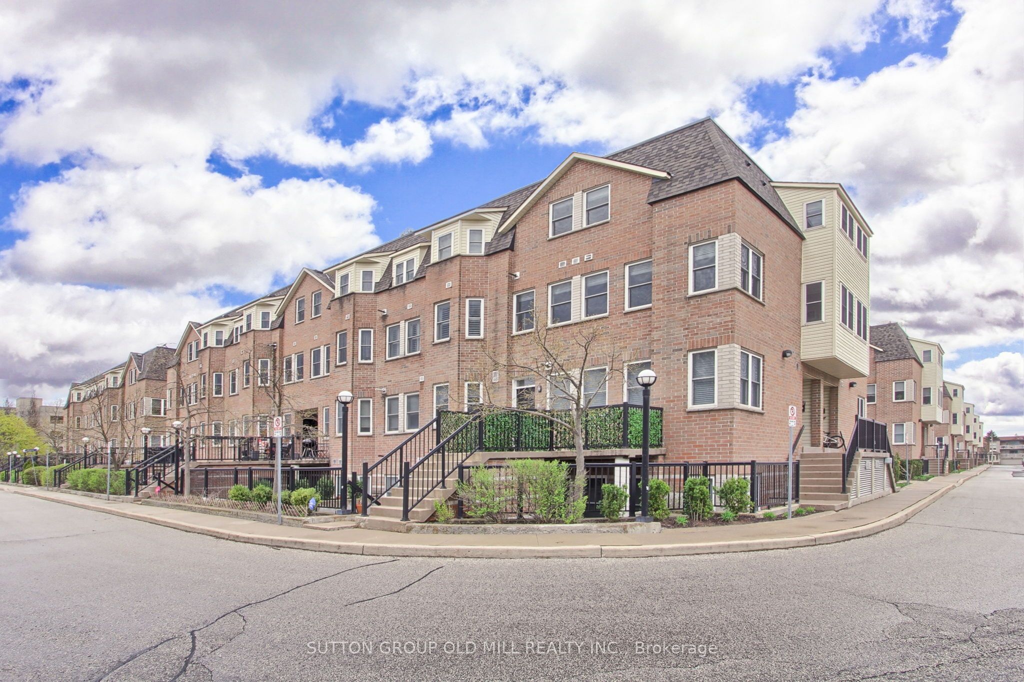 760 Lawrence Avenue W 167, Toronto, ON M6A 3E7
