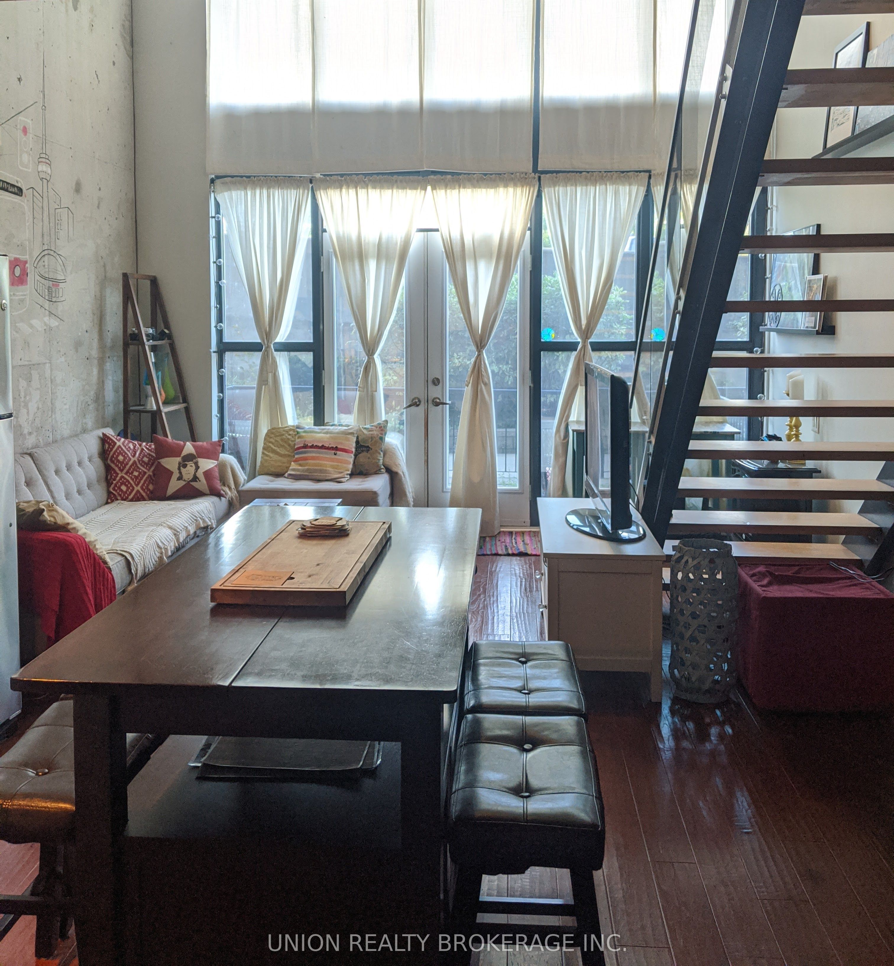 369 Sorauren Avenue 105, Toronto, ON M6R 3C2 photo 3