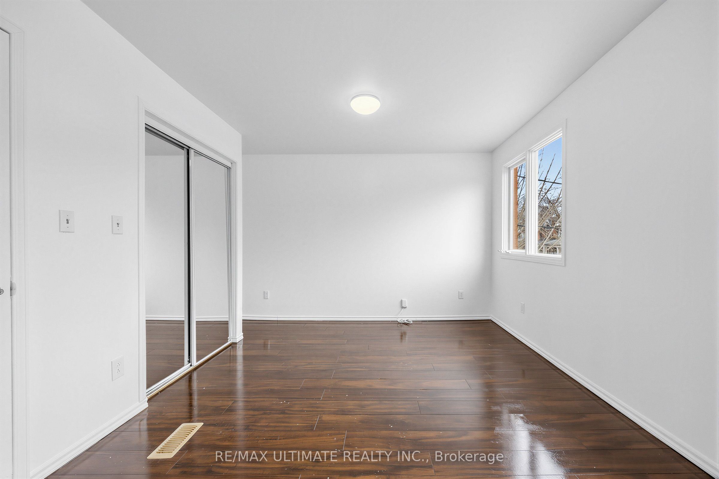 57 Shanly Street 2nd Floor, Toronto, ON M6H 1S4 photo 5
