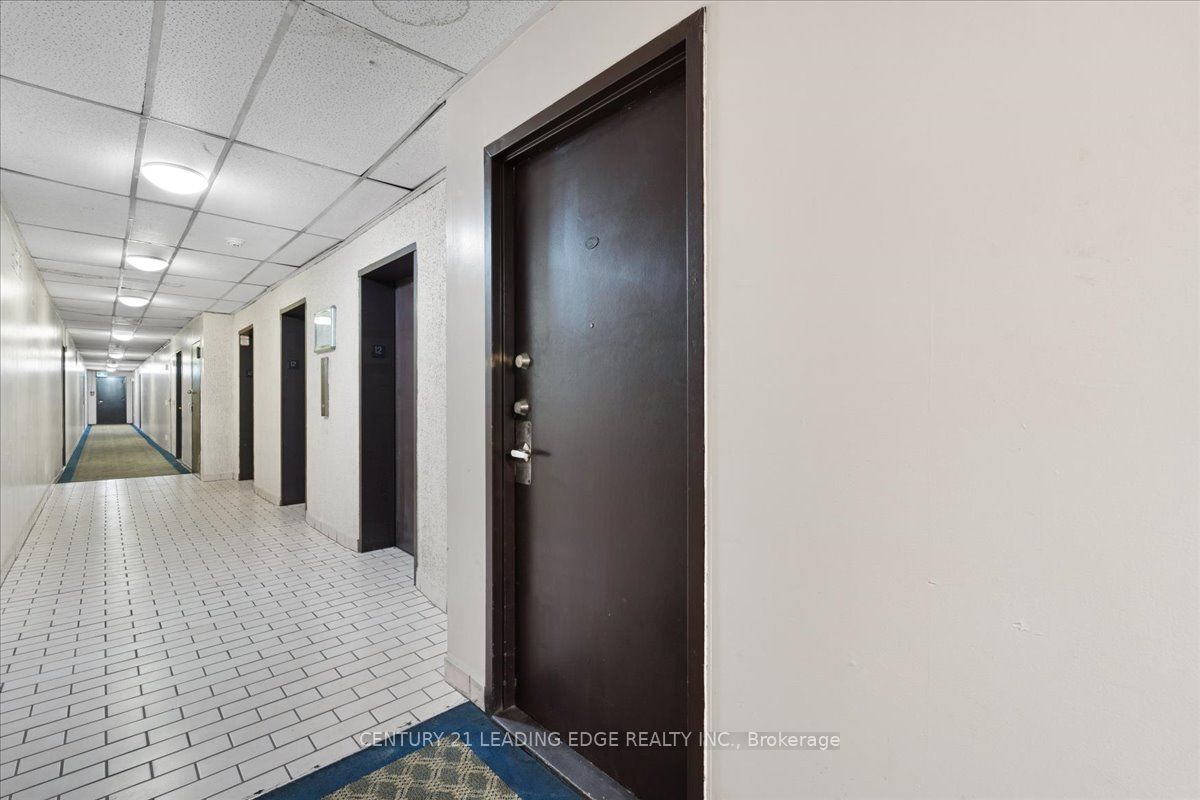 200 Lotherton Pathway 1208, Toronto, ON M6B 2G9 photo 2