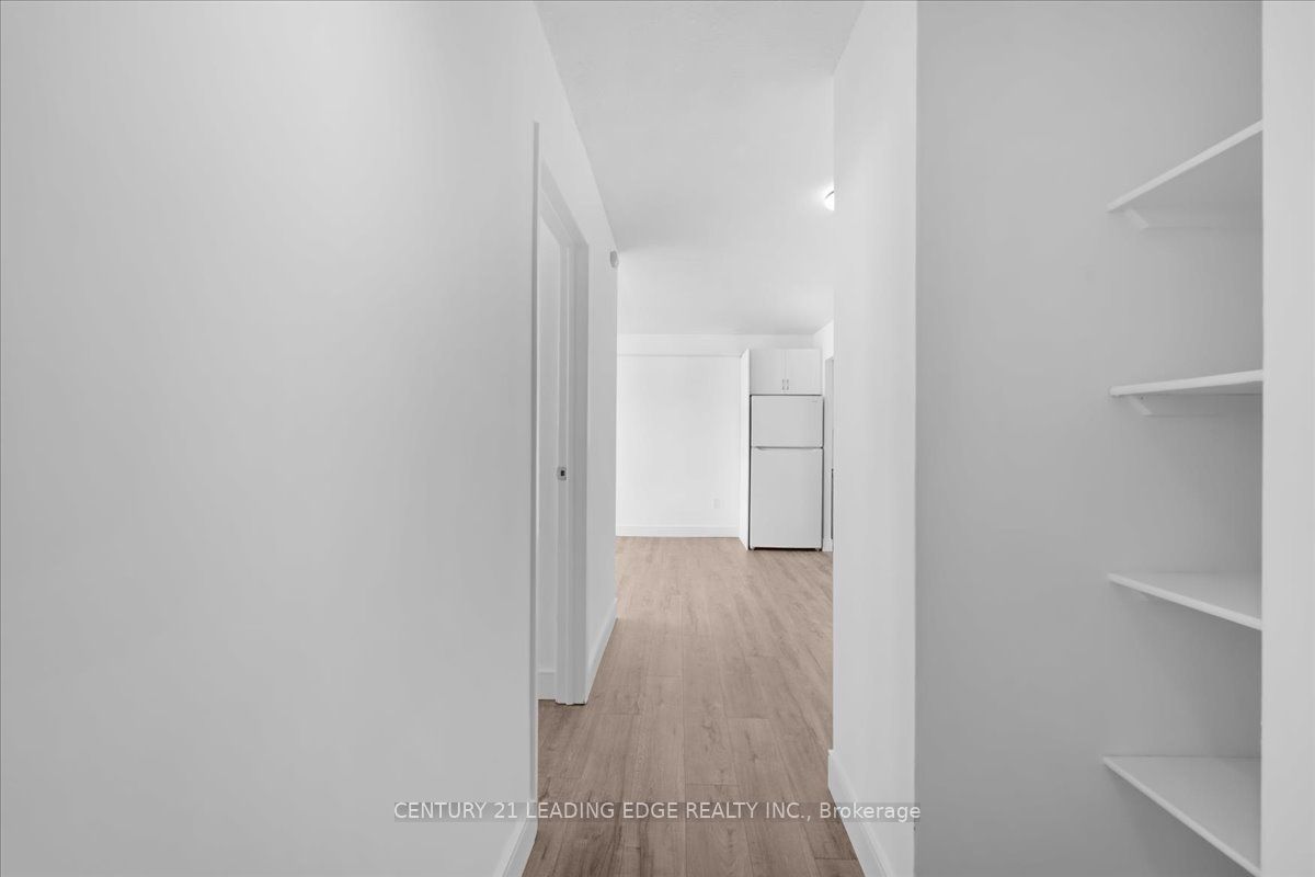 200 Lotherton Pathway 1208, Toronto, ON M6B 2G9 photo 3