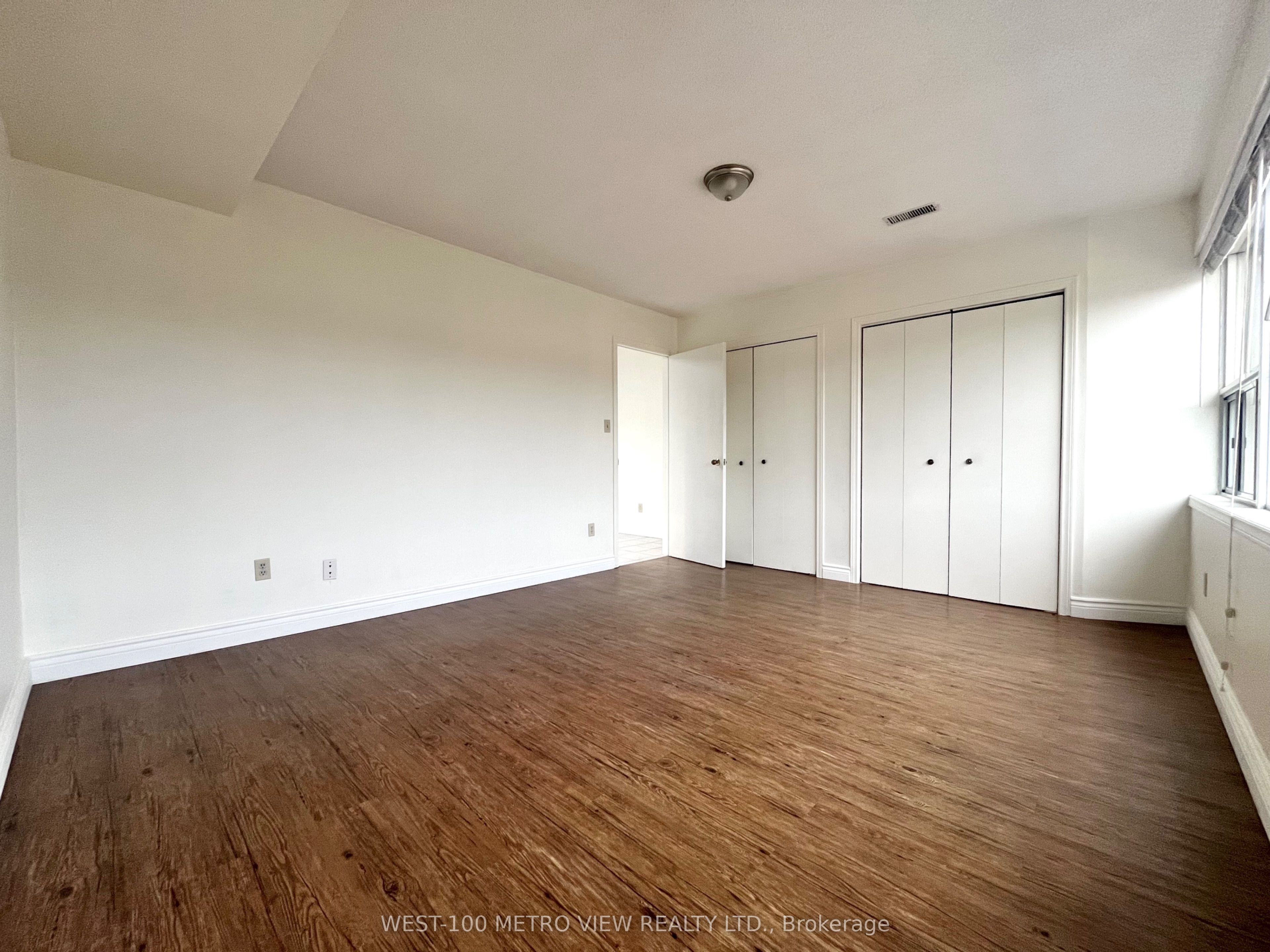 1686 St Clair Avenue W 3A, Toronto, ON M6G 1C6 photo 5