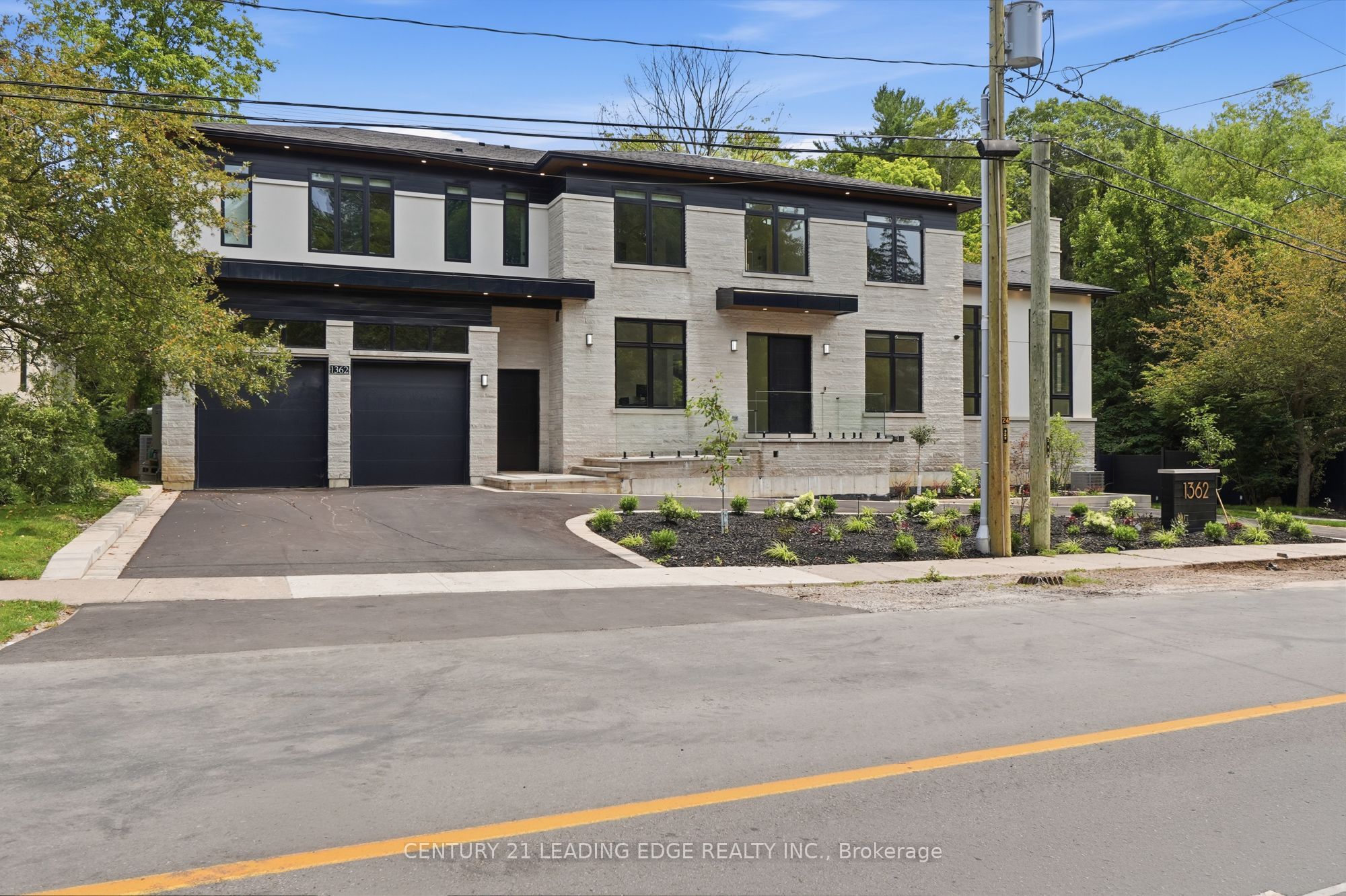 1362 Devon Road, Oakville, ON L6J 2M1 photo 2